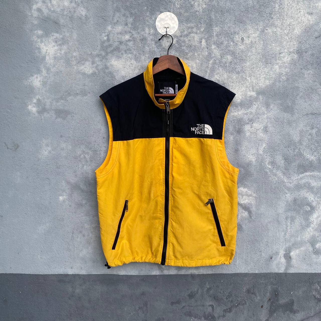 The North Face The North Face Japan two tones sleeveless Size US XL / EU 56 / 4 - 1 Thumbnail