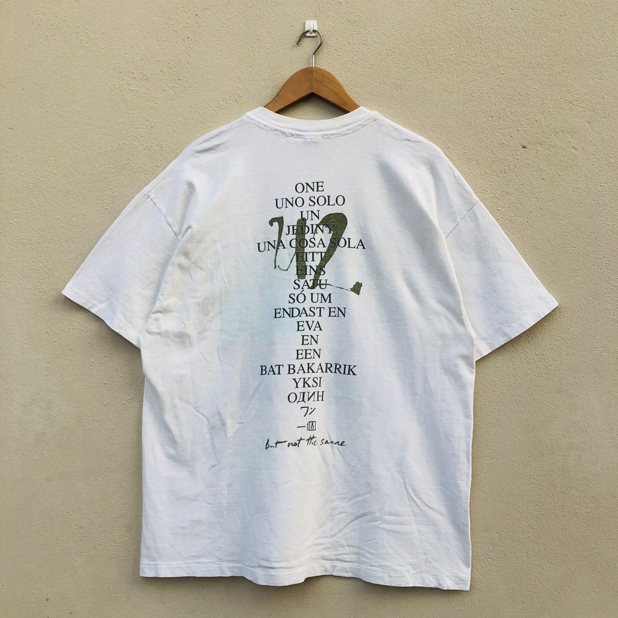 Band Tees × Vintage 🔥🔥Vintage U2 SMELL THE FLOWER WHILE YOU CAN BAND T-shirt Size US XL / EU 56 / 4 - 8 Thumbnail