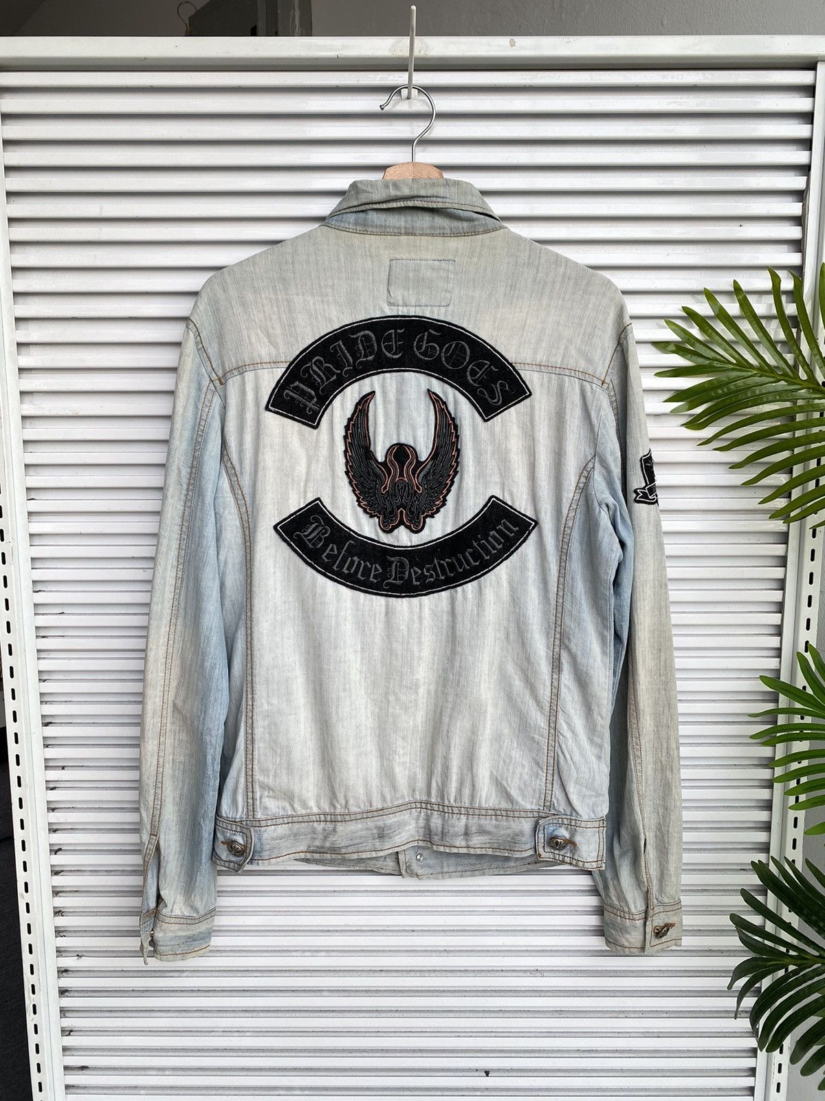 Japanese Brand Vintage Angel Chrome Wings Hearts Crest /Travis Flacko Scott Size US M / EU 48-50 / 2 - 7 Thumbnail