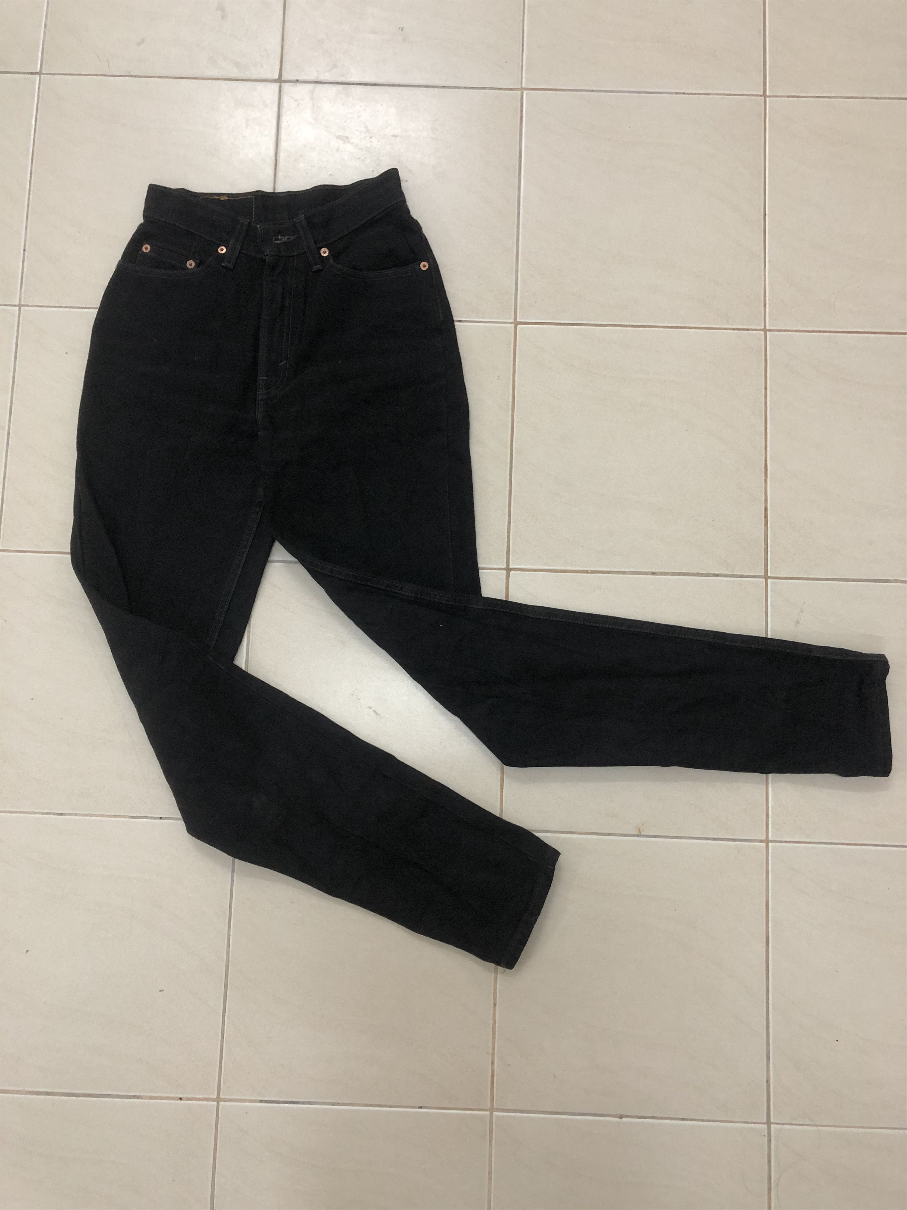 image of Vintage Levis 512 Slim Fit Tapered Leg 27X33.5 in Black, Men's