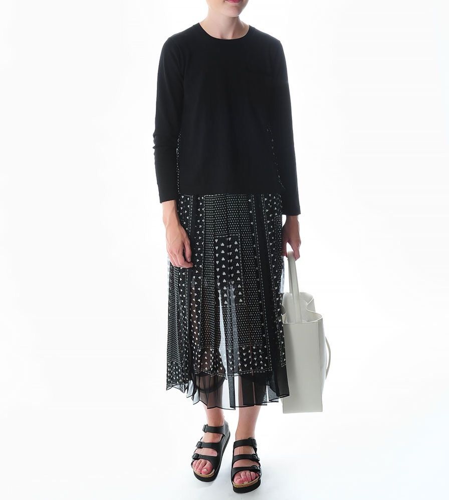 Sacai Sacai Knit Sweater with Heart-Printed Back Dress Size 2 Size XS / US 0-2 / IT 36-38 - 1 Thumbnail