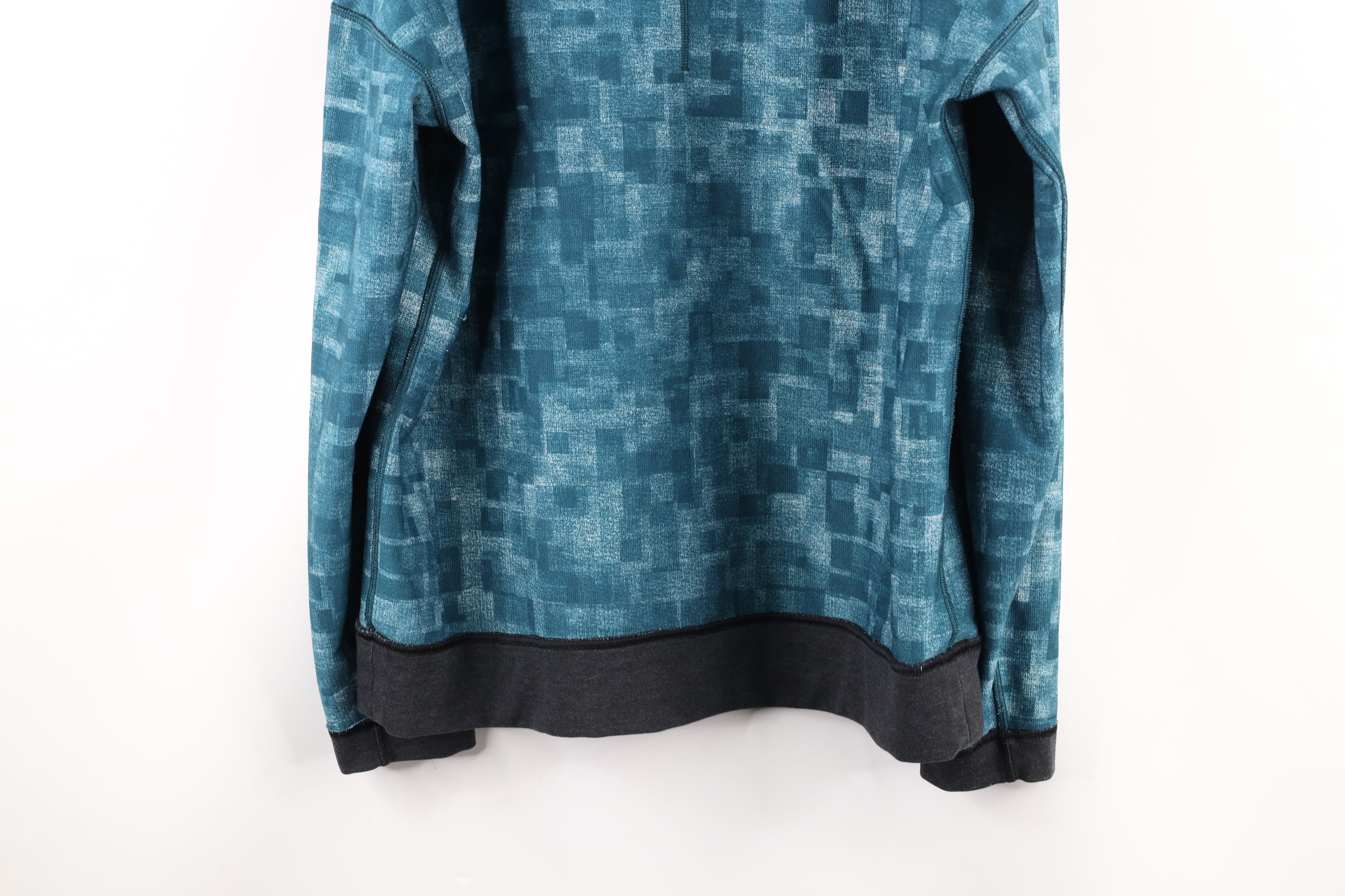 Vintage Lululemon Long Sleeve Crewneck Sweatshirt Geometric Blue Size US XL / EU 56 / 4 - 15 Thumbnail