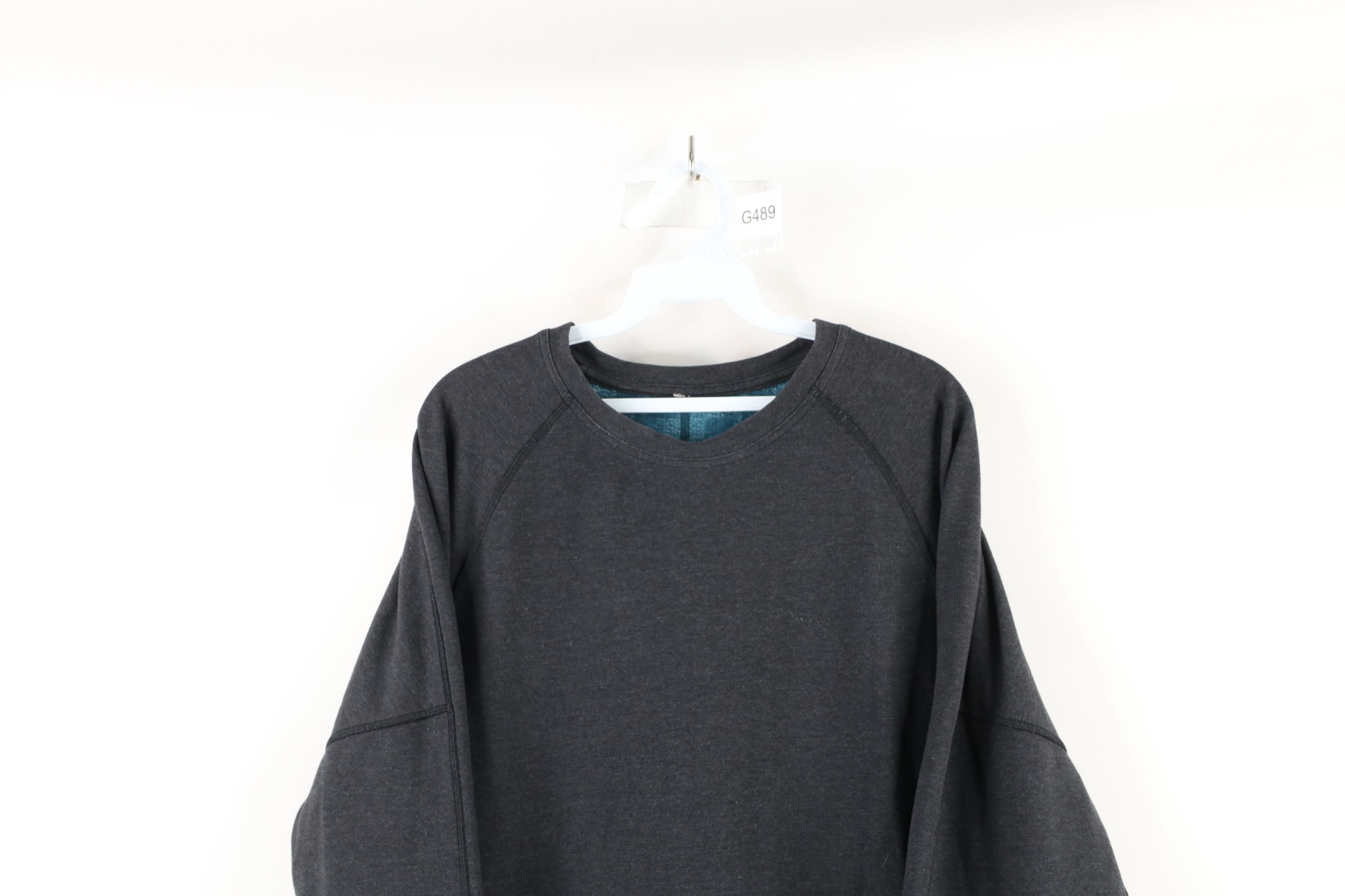 Vintage Lululemon Long Sleeve Crewneck Sweatshirt Geometric Blue Size US XL / EU 56 / 4 - 2 Thumbnail