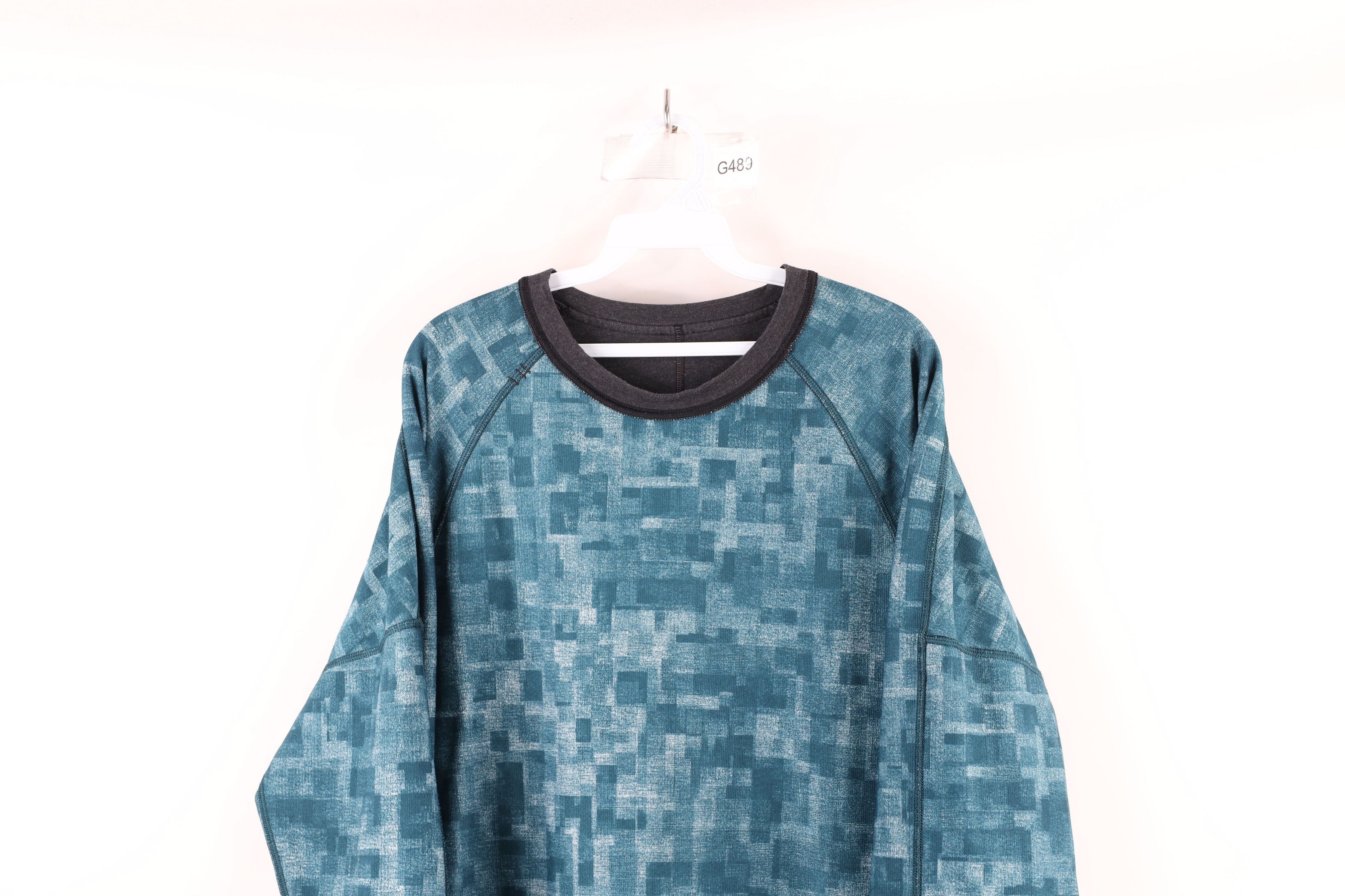 Vintage Lululemon Long Sleeve Crewneck Sweatshirt Geometric Blue Size US XL / EU 56 / 4 - 11 Thumbnail
