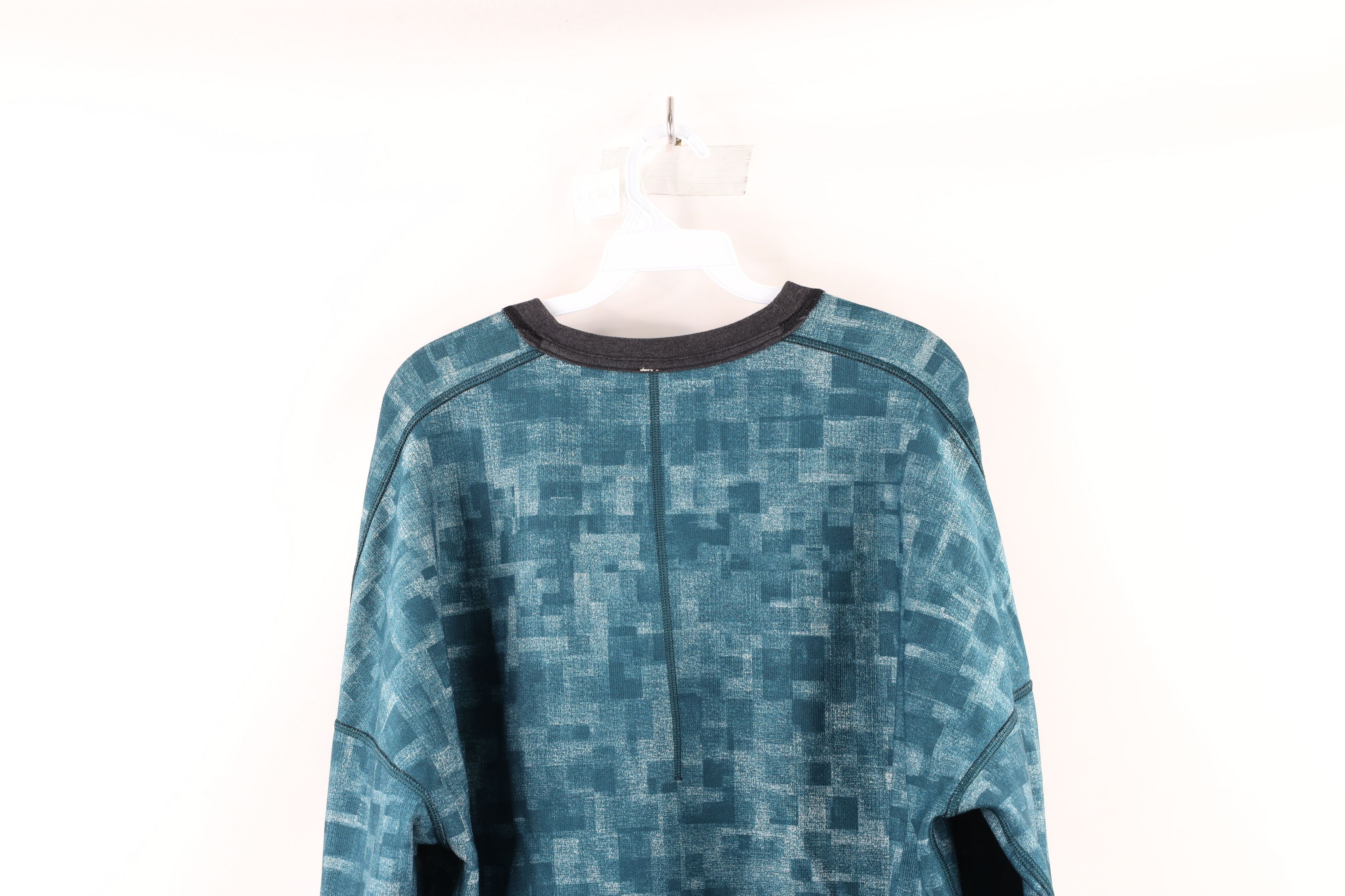 Vintage Lululemon Long Sleeve Crewneck Sweatshirt Geometric Blue Size US XL / EU 56 / 4 - 14 Thumbnail