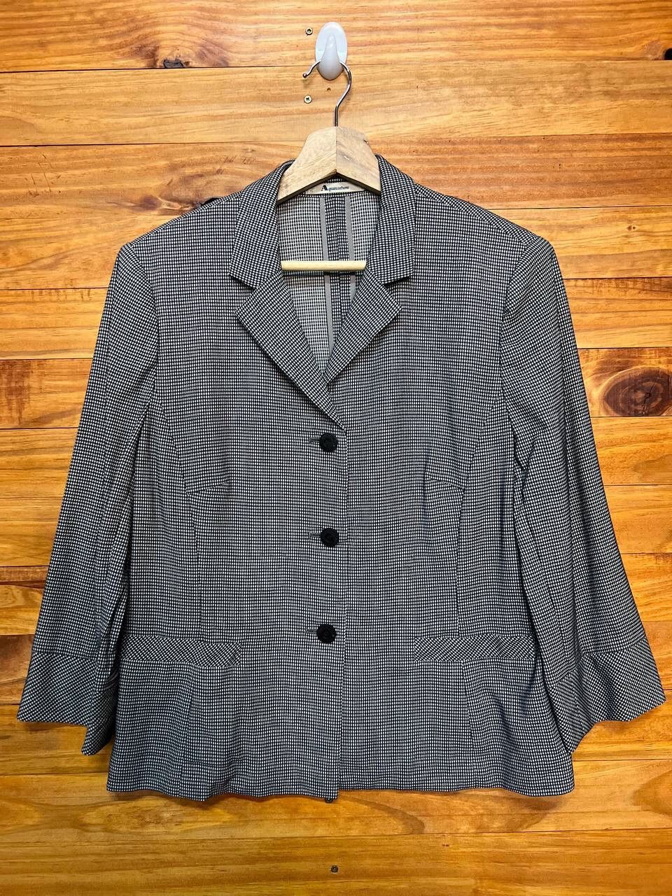 Aquascutum AQUASCUTUM OF LONDON PLAID SUIT/BLAZER MADE IN JAPAN Size 40S - 1 Thumbnail