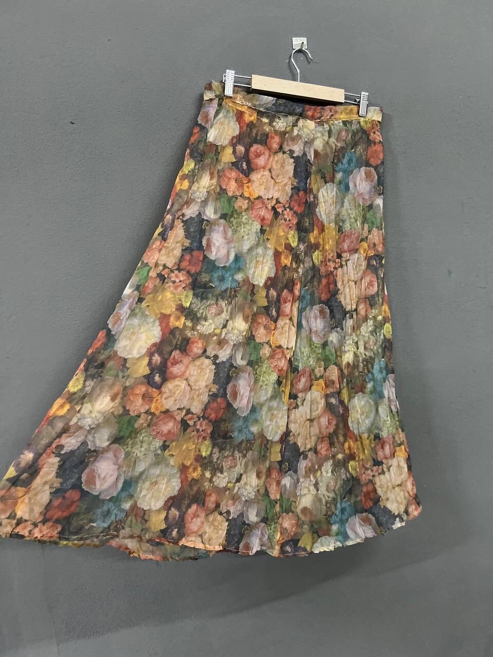 Cherokee CHEROKEE MAXI SKIRT FLORAL Size 24" / US 00 / IT 34 - 4 Thumbnail