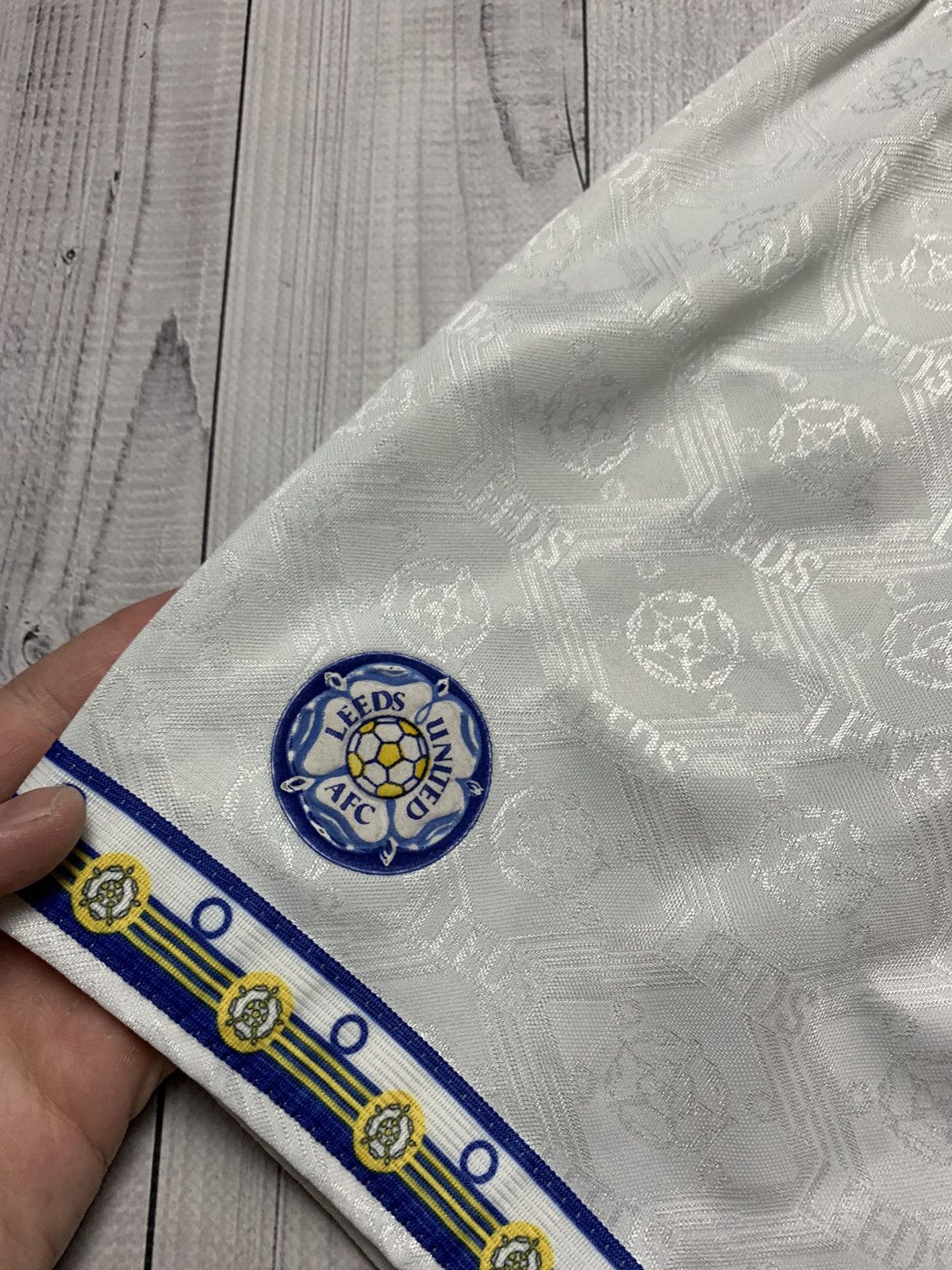 Vintage Vintage Leeds Soccer shorts Admiral size M Size US 32 / EU 48 - 2 Thumbnail