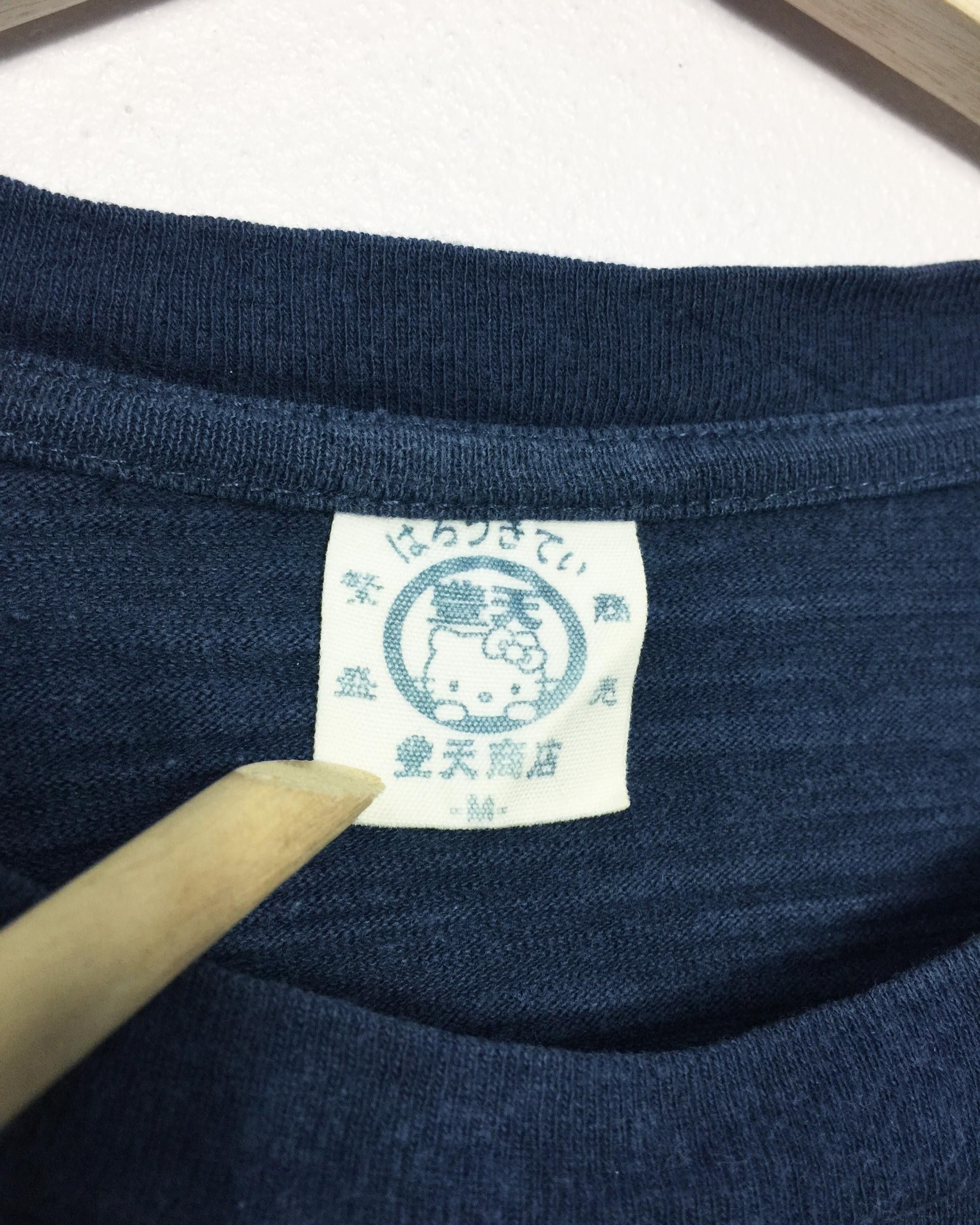Japanese Brand Rare 2007 Hello Kitty Tees / Made in Japan Size US M / EU 48-50 / 2 - 5 Thumbnail