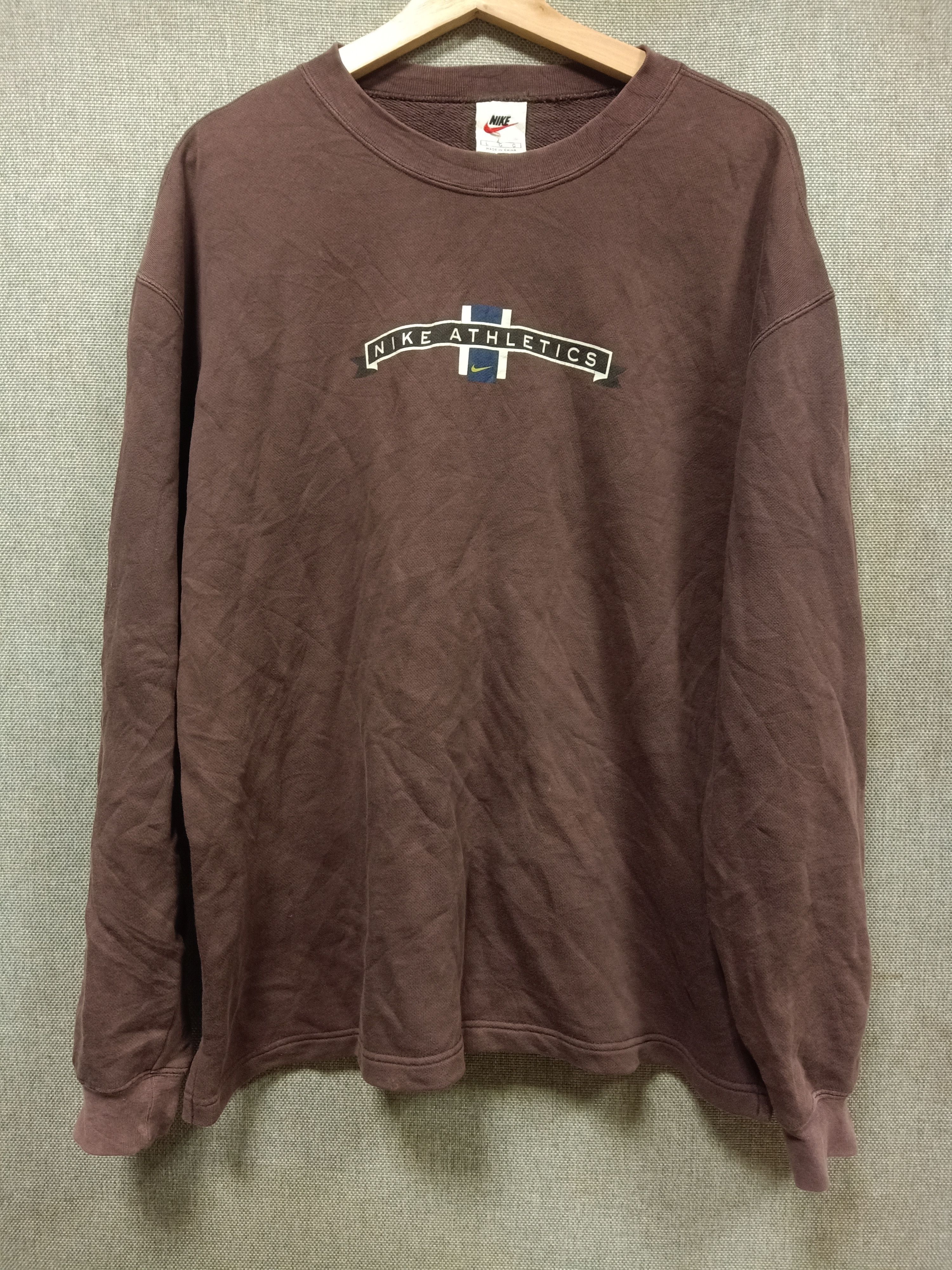 Nike vintage 90s sweatshirt nike athletics Size US L / EU 52-54 / 3 - 1 Thumbnail