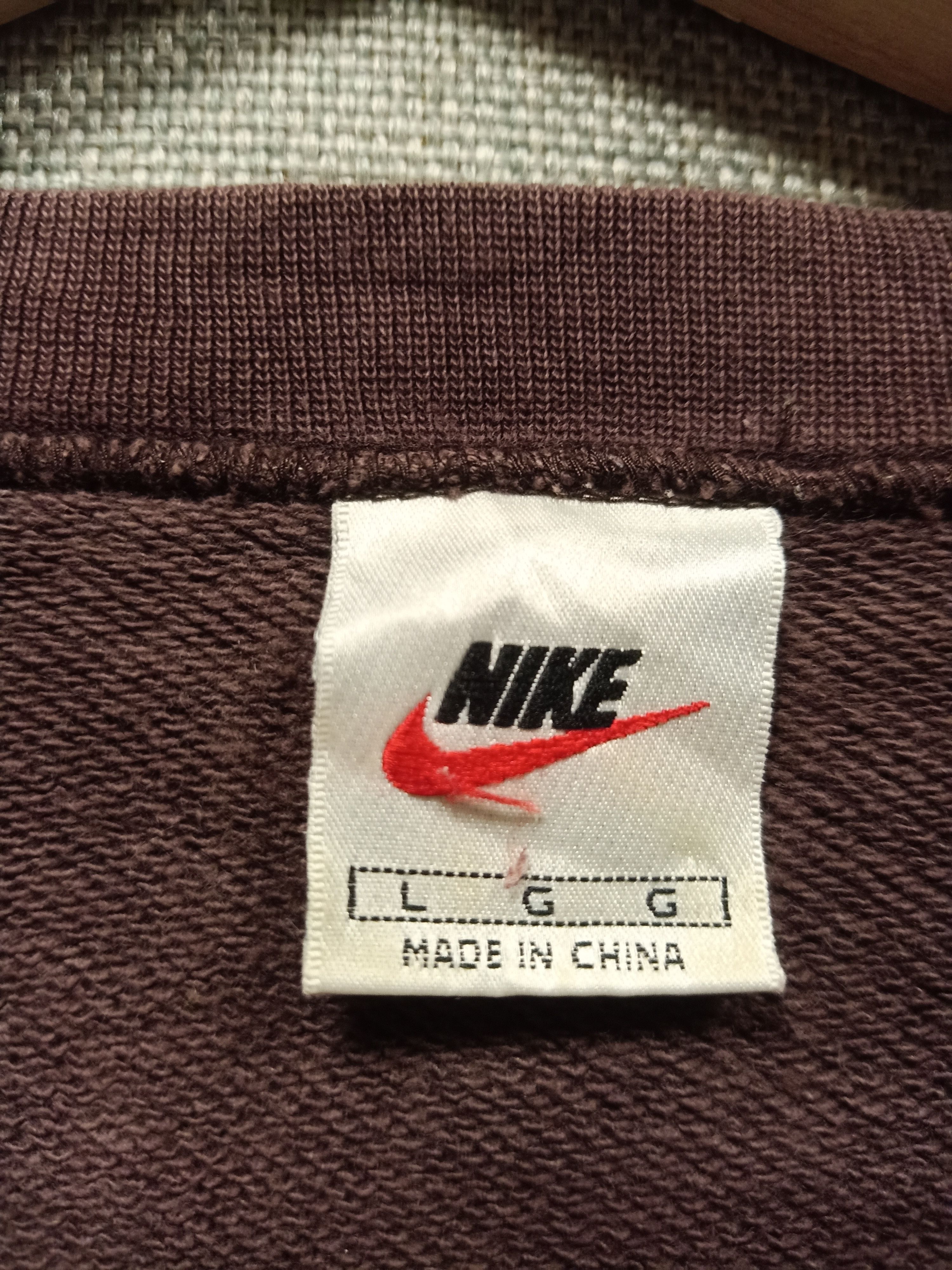 Nike vintage 90s sweatshirt nike athletics Size US L / EU 52-54 / 3 - 3 Thumbnail
