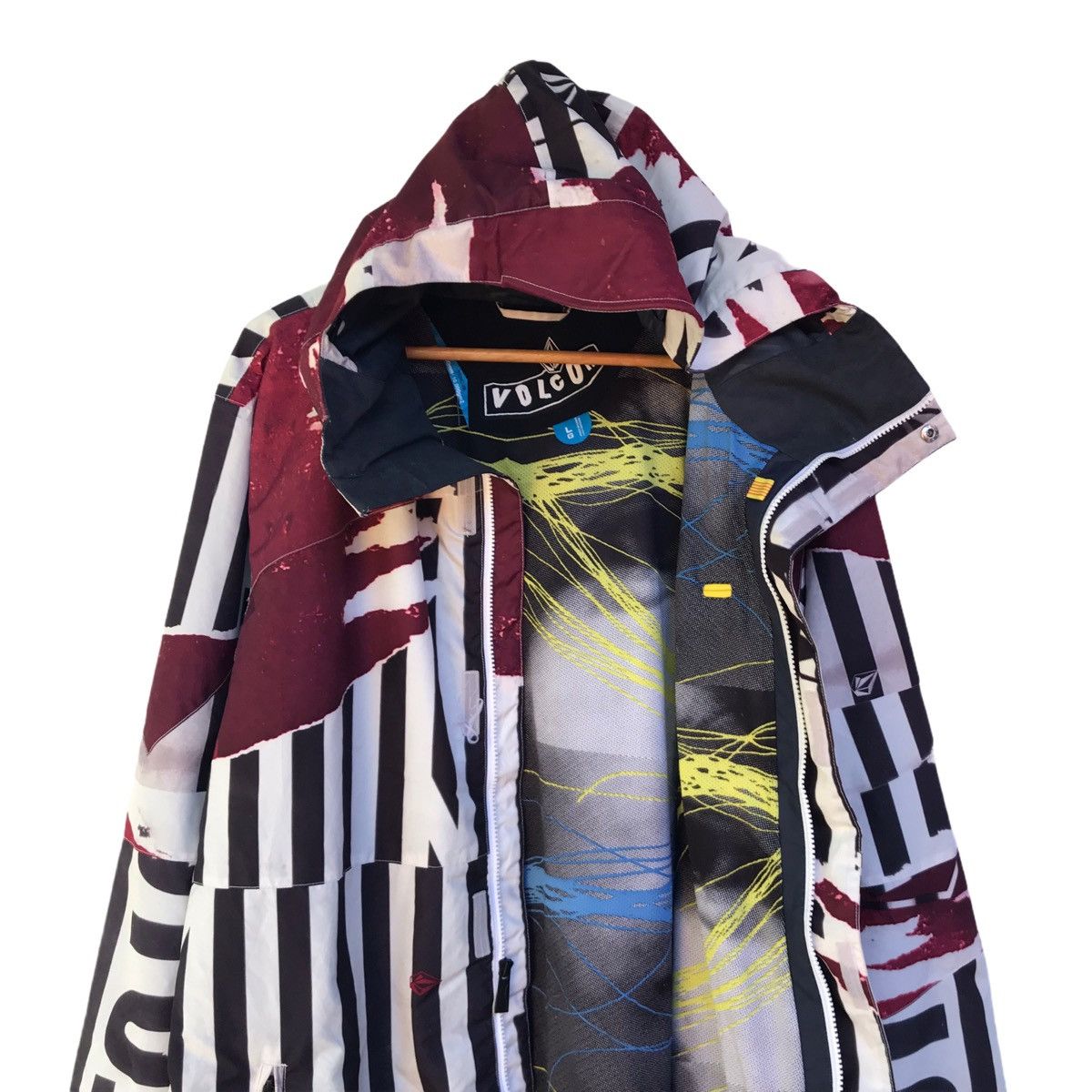 Volcom Vintage Volcom Jacket Volcom Hoodie Volcom Full Print Size US L / EU 52-54 / 3 - 7 Thumbnail