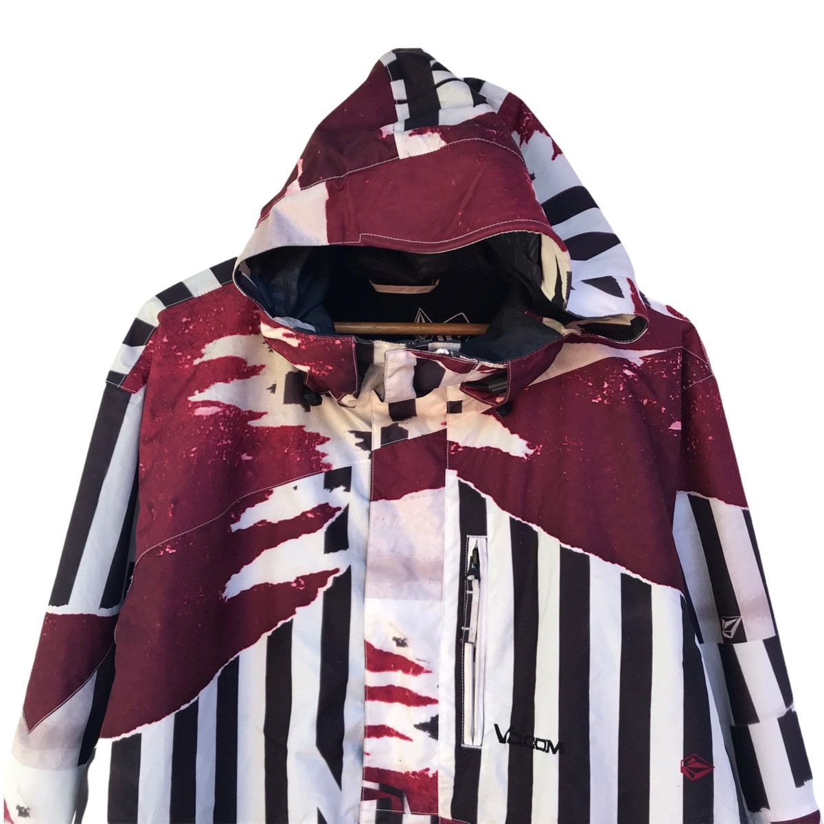 Volcom Vintage Volcom Jacket Volcom Hoodie Volcom Full Print Size US L / EU 52-54 / 3 - 4 Thumbnail