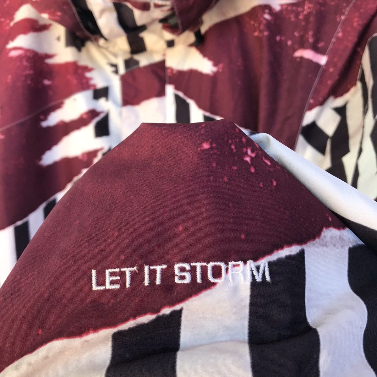 Volcom Vintage Volcom Jacket Volcom Hoodie Volcom Full Print Size US L / EU 52-54 / 3 - 9 Thumbnail