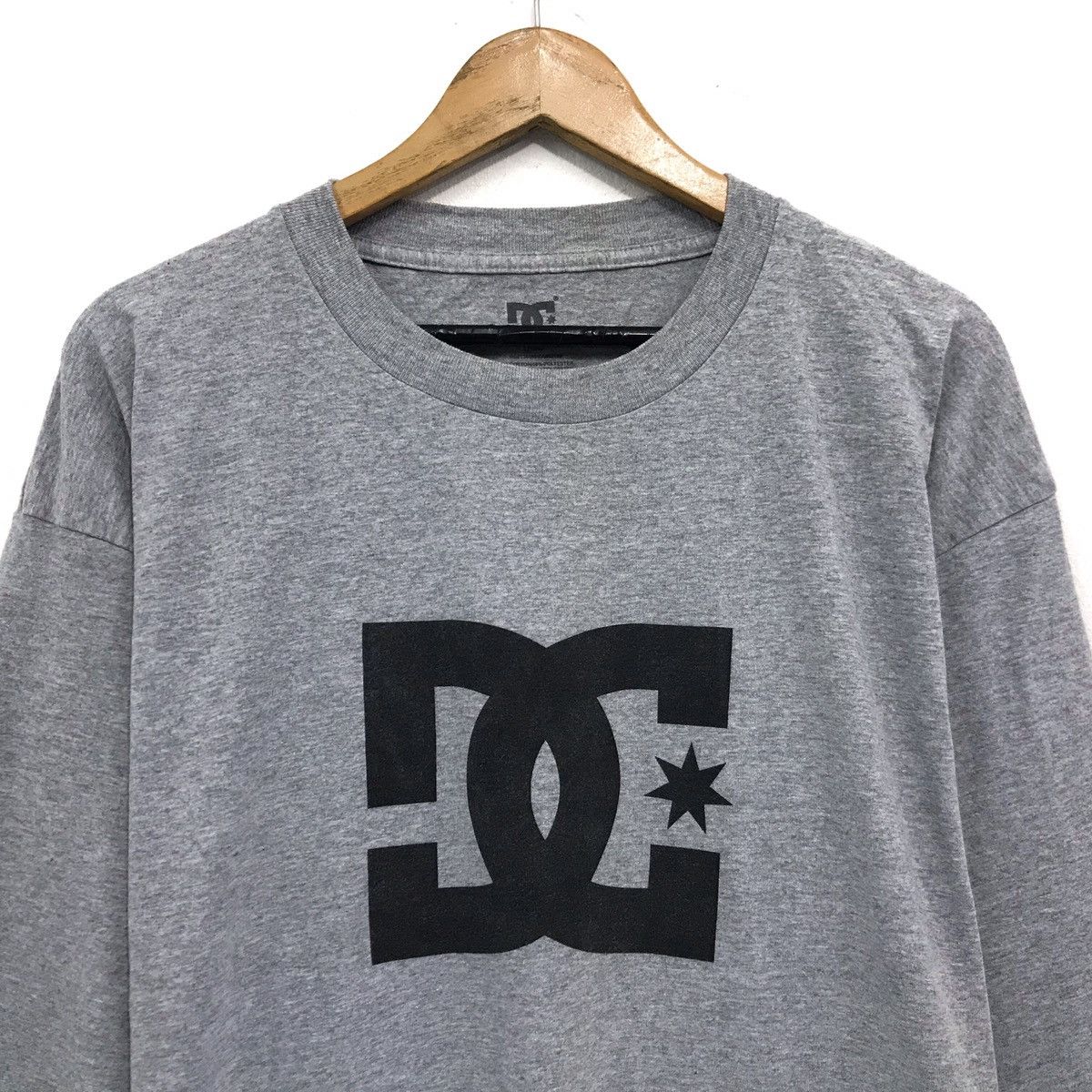 DC × Japanese Brand Vintage DcShoecousa Sweatshirt Big Logo DC Crew Neck Size US L / EU 52-54 / 3 - 2 Thumbnail
