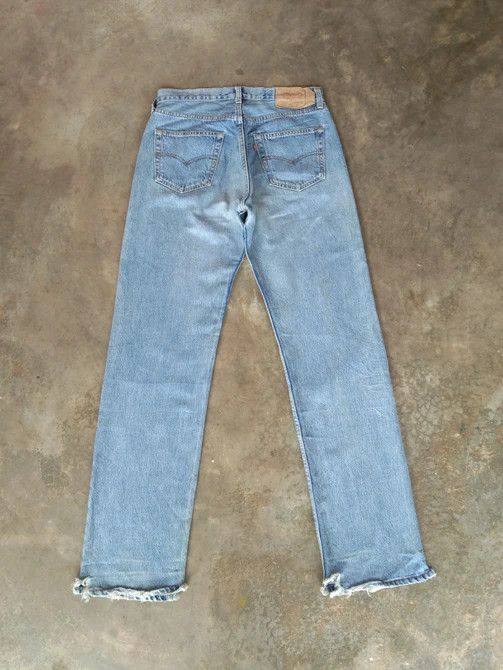Levi's 90s Vintage Levis 501 Made In USA Distressed Jeans 32x34 Size US 32 / EU 48 - 2 Thumbnail