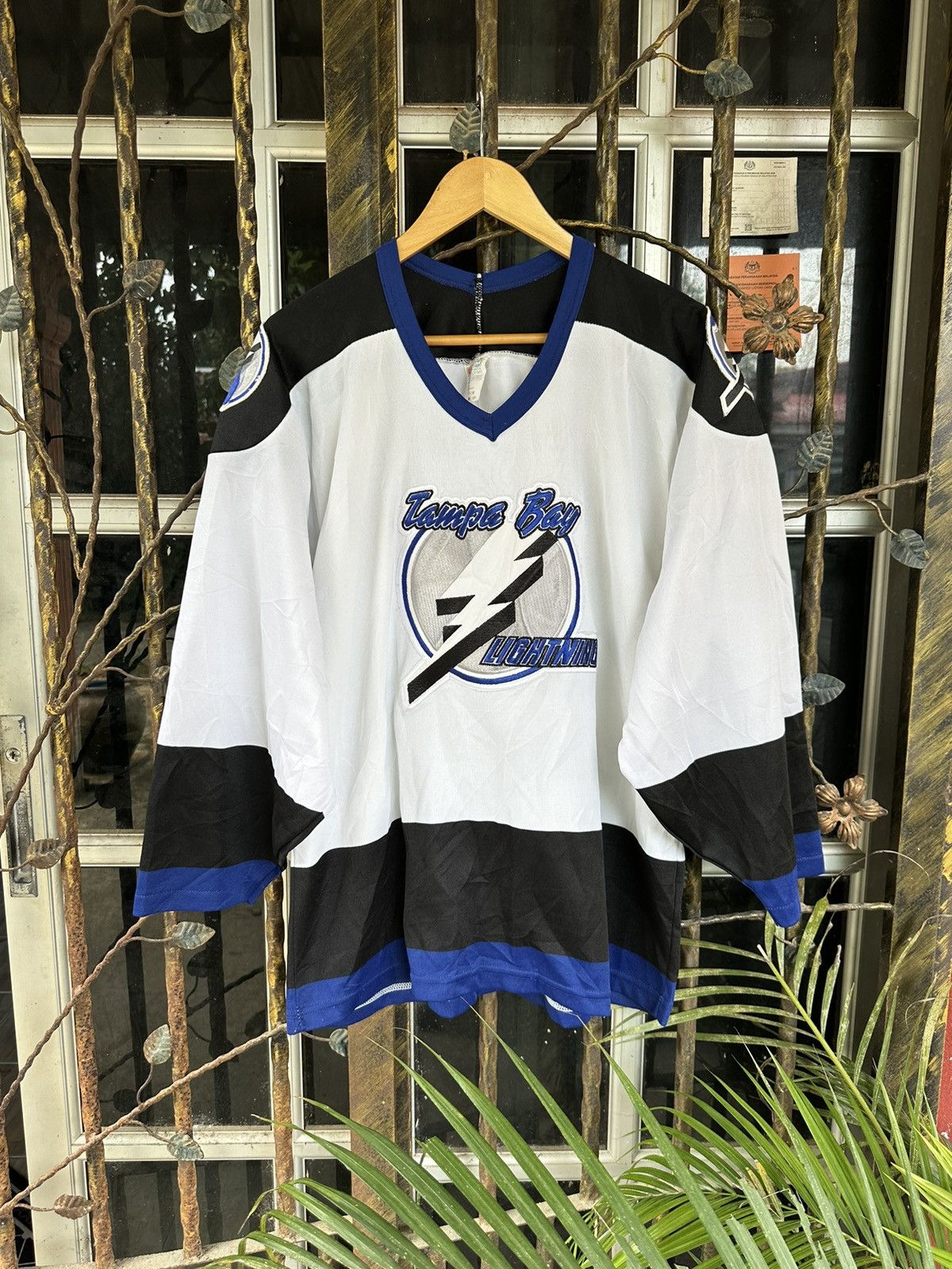 VTG RARE NHL TAMPA BAY LIGHTNING INAUGURAL SEASON AUTHENTIC CCM JERSEY SIZE  48