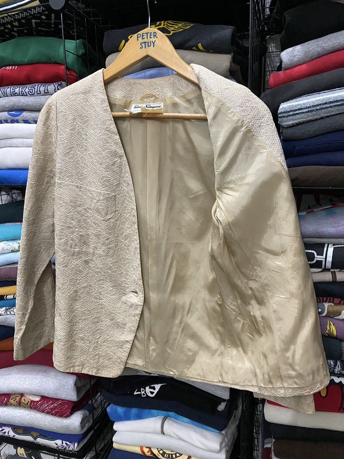 Salvatore Ferragamo × Vintage Vintage Salvatore Ferragamo cropped jacket Size US S / EU 44-46 / 1 - 2 Thumbnail