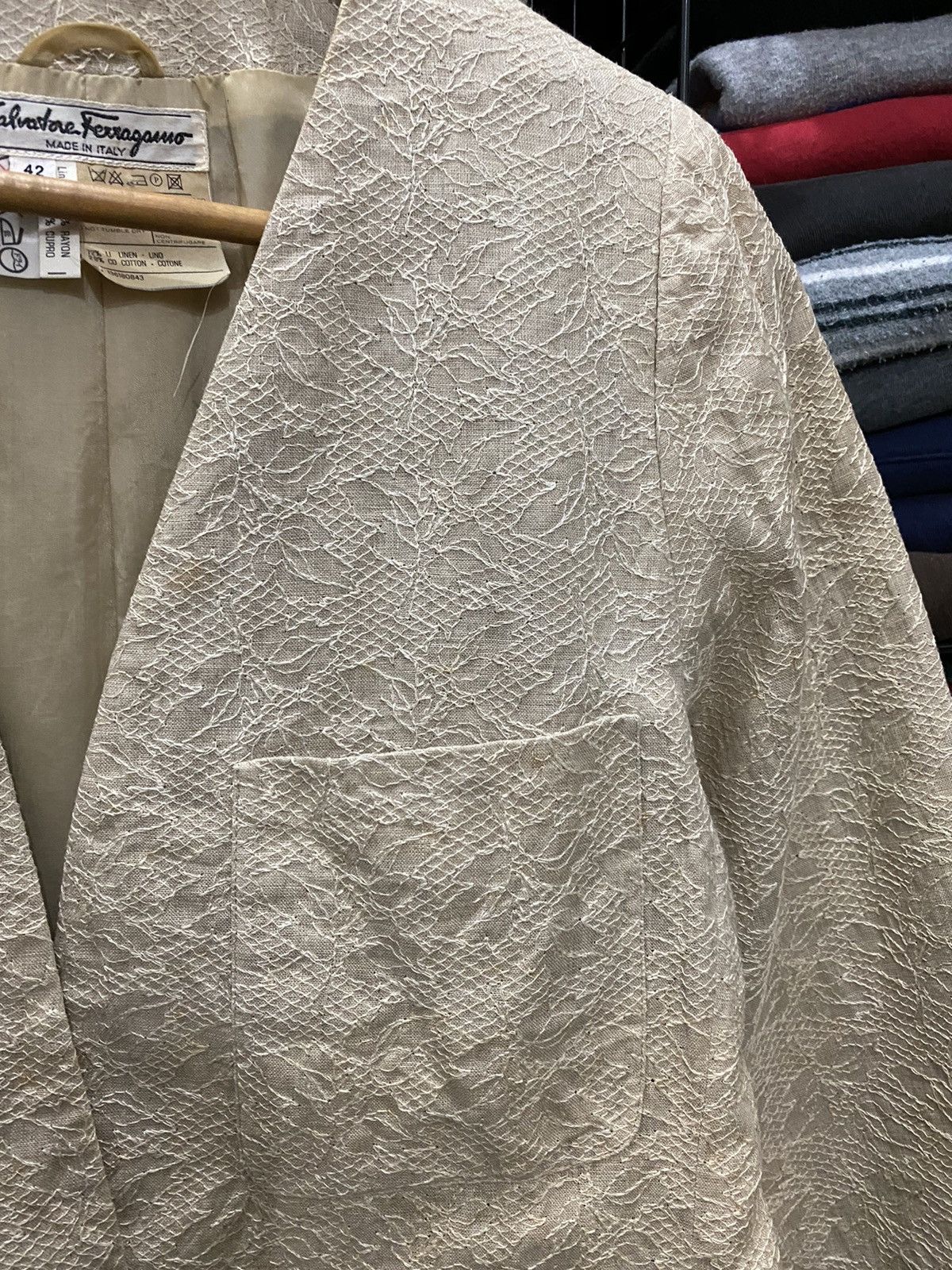 Salvatore Ferragamo × Vintage Vintage Salvatore Ferragamo cropped jacket Size US S / EU 44-46 / 1 - 4 Thumbnail