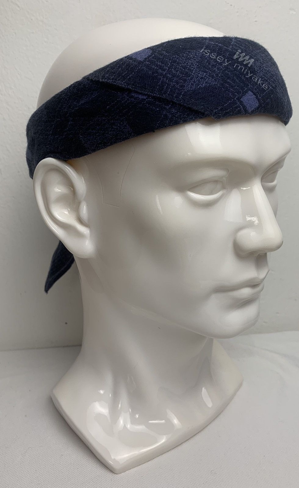 Issey Miyake Issey Miyake Handkerchief / PocketSquare / Bandana Size ONE SIZE - 1 Thumbnail