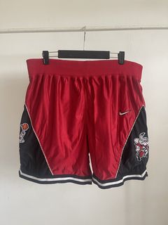 Chicago Bulls VTG vintage retro red NBA Basketball Shorts Nike size 32 M