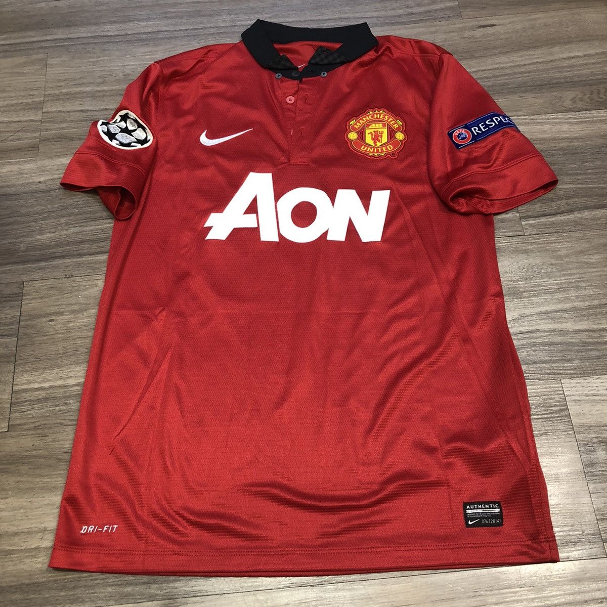 Manchester United 13/14 home shirt #31 Fellaini