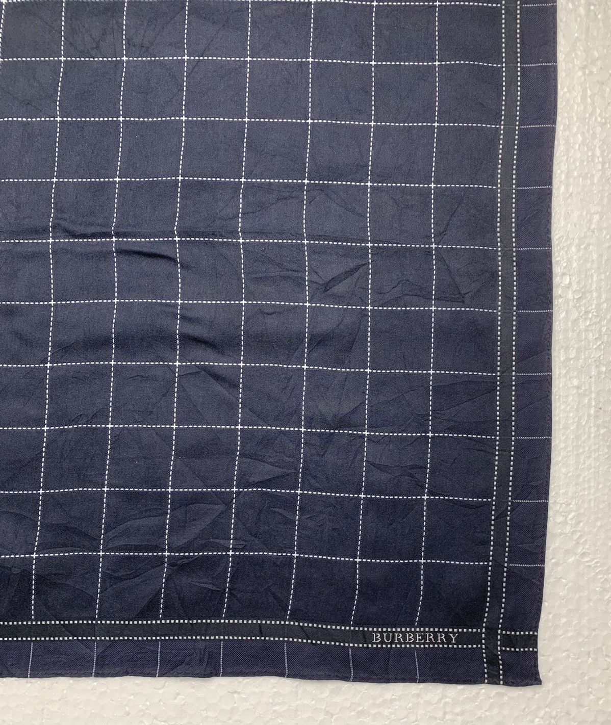 Designer Burberry Handkerchief / Neckerchief / Bandana Size ONE SIZE - 2 Thumbnail
