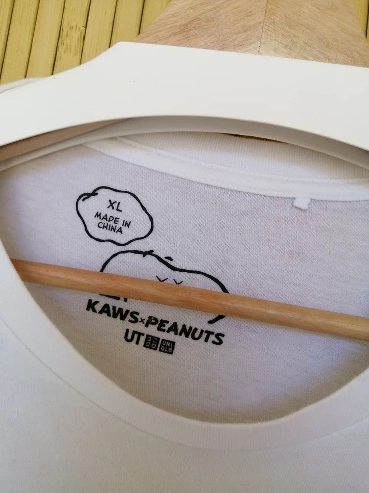 Kaws × Peanuts × Uniqlo KAWS x PEANUTS x UT Tshirt Size US XL / EU 56 / 4 - 2 Thumbnail
