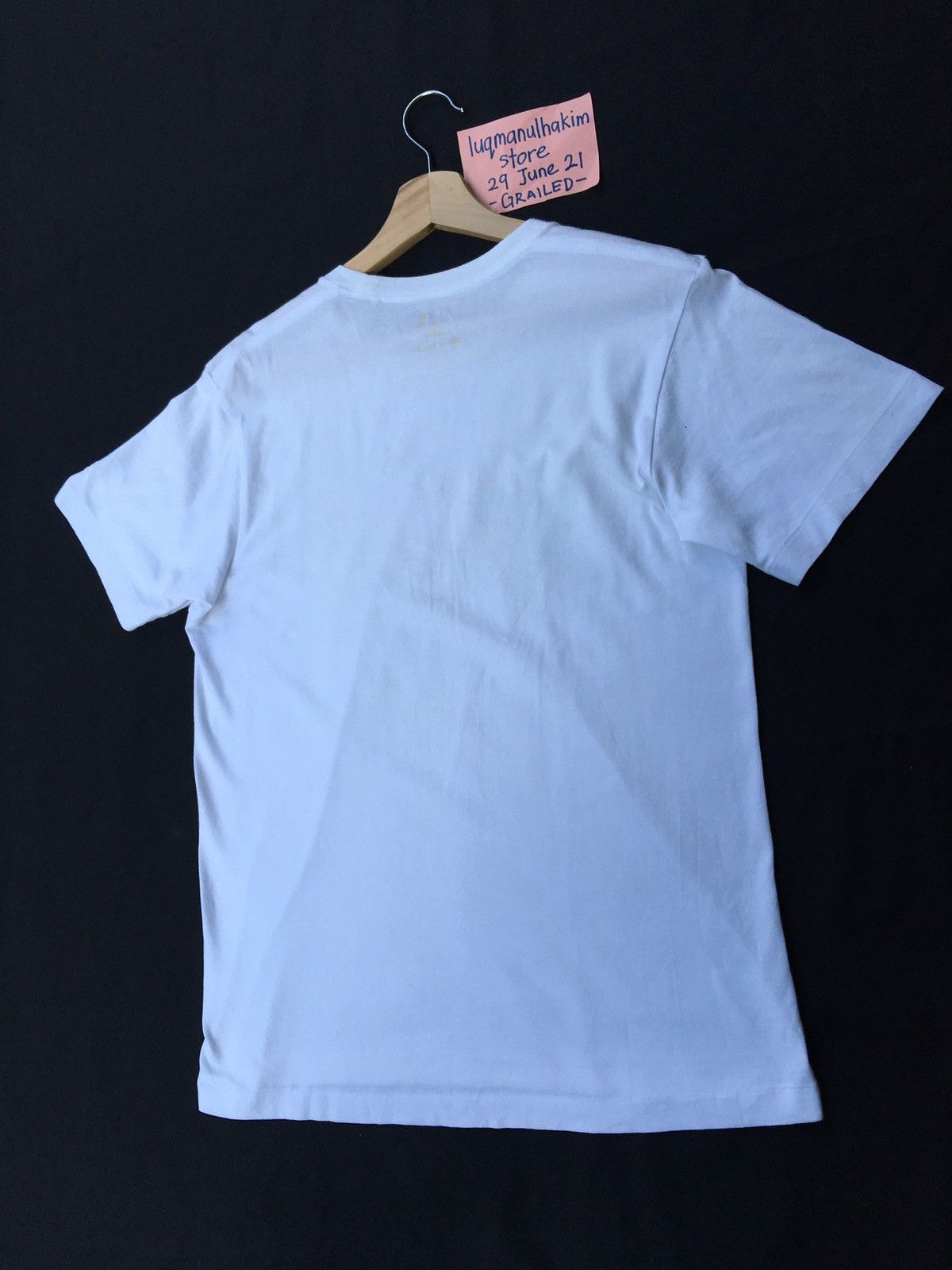 Kaws × Uniqlo Rare Kaws x Uniqlo White Dancing Letters Graphic T shirt Size US M / EU 48-50 / 2 - 15 Thumbnail