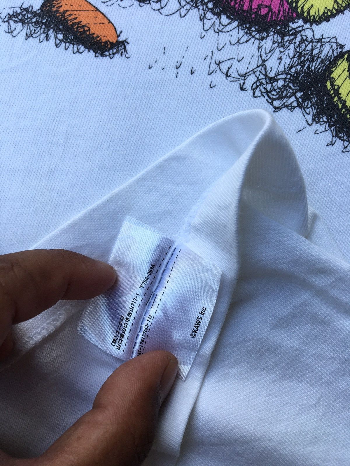 Kaws × Uniqlo Rare Kaws x Uniqlo White Dancing Letters Graphic T shirt Size US M / EU 48-50 / 2 - 12 Thumbnail