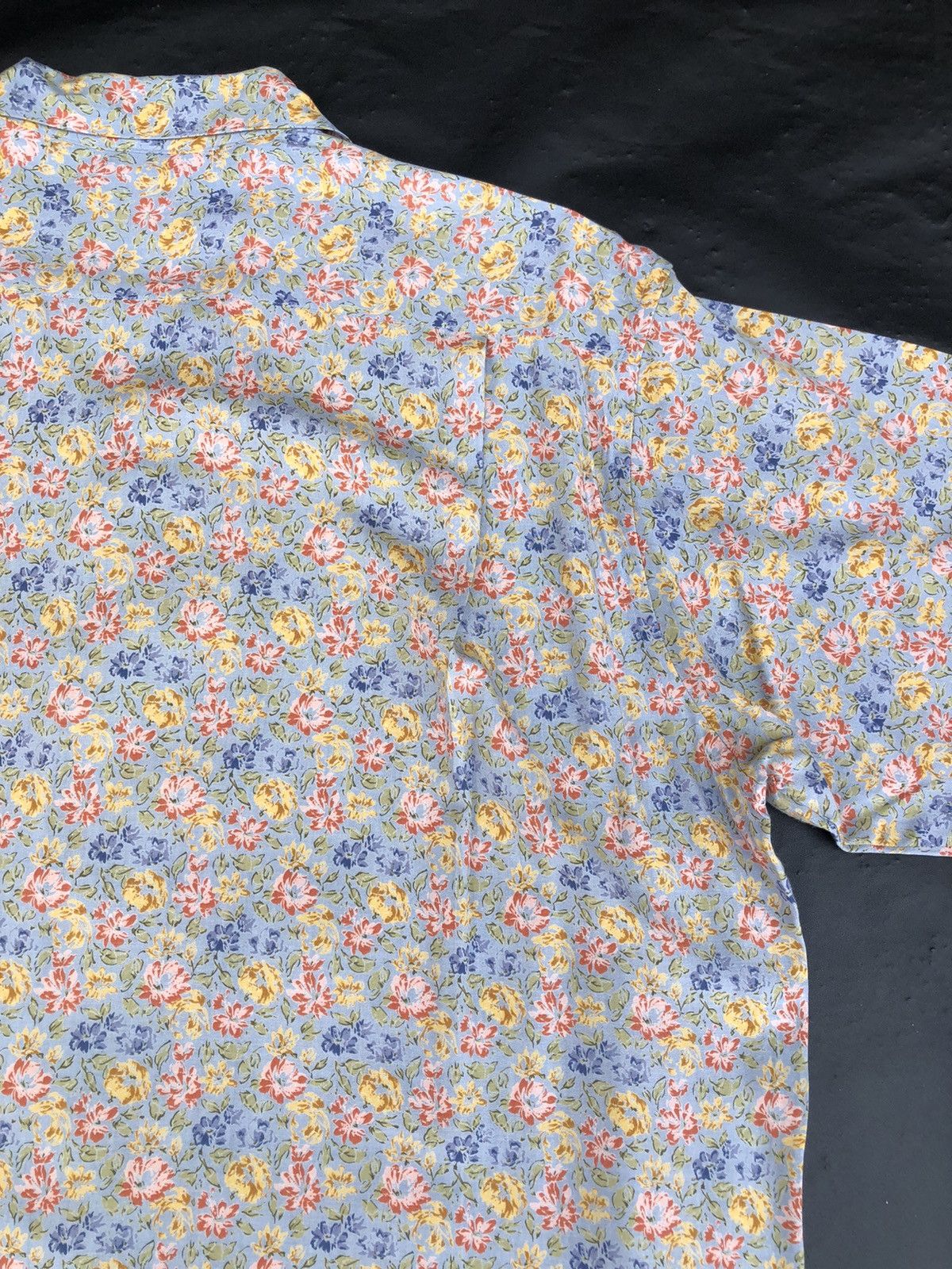 Karl Helmut Vintage Karl Helmut Japan Flowers Rayon Hawaiian Shirt Size US M / EU 48-50 / 2 - 18 Thumbnail