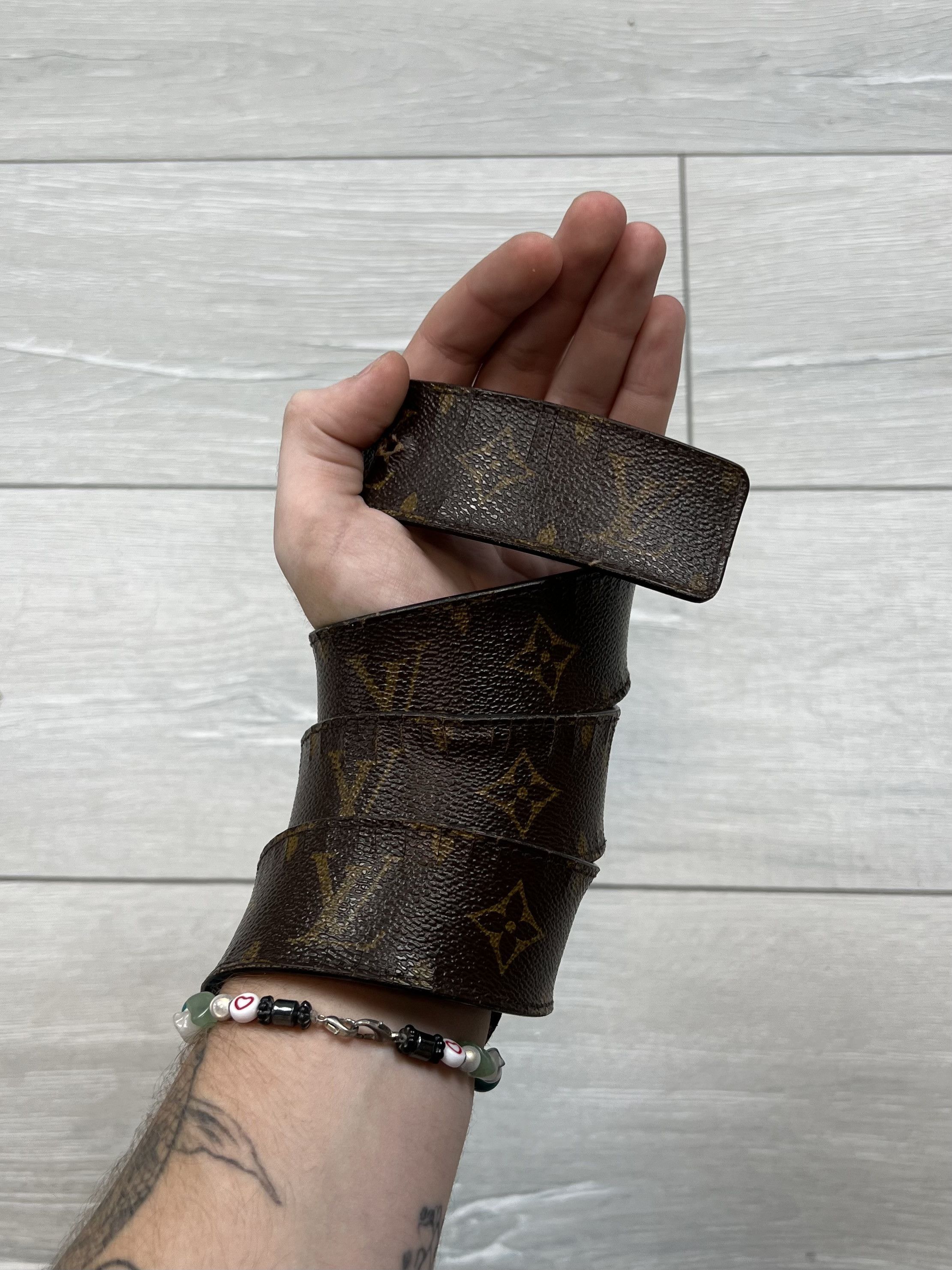 louis vuitton belt without buckle