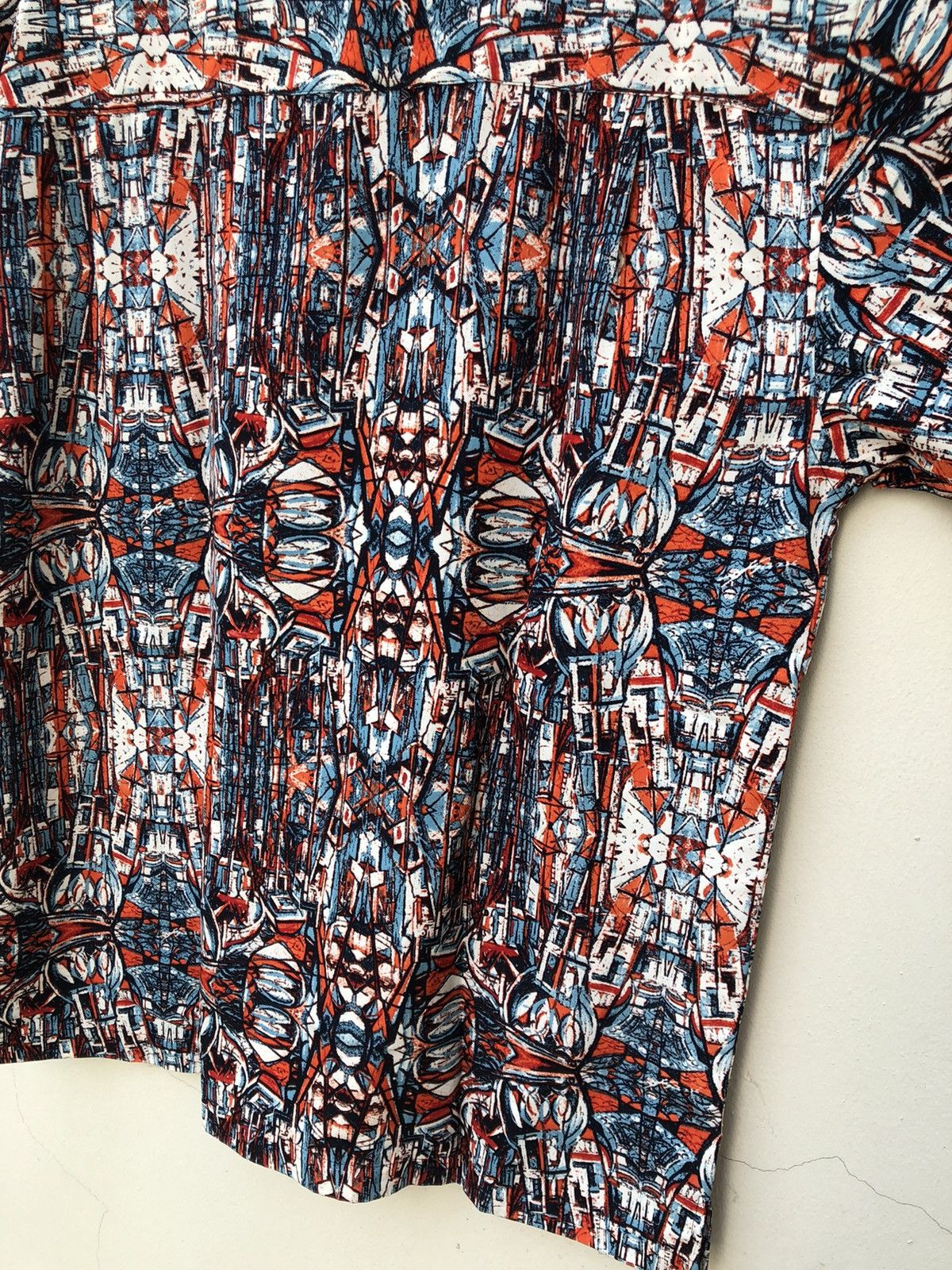 Karl Kani Vintage Karl Kani Loop Collar Abstract Hawaiian Shirt Size US L / EU 52-54 / 3 - 18 Thumbnail