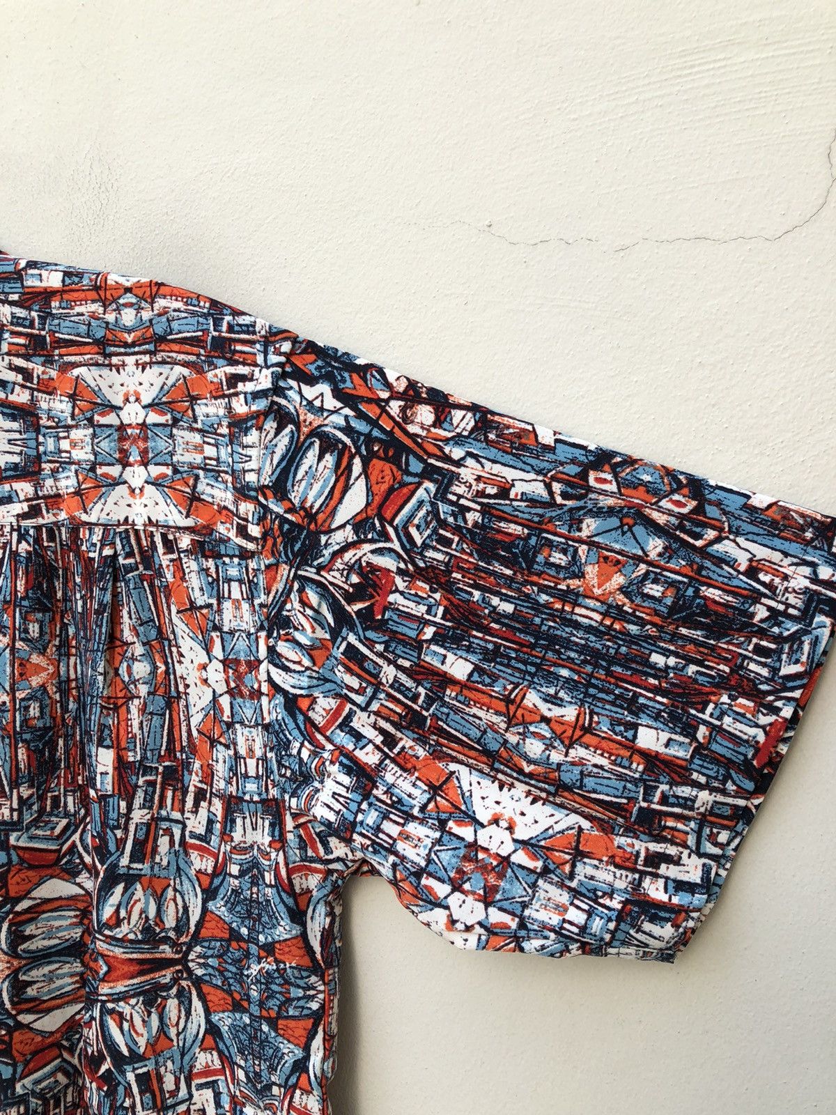 Karl Kani Vintage Karl Kani Loop Collar Abstract Hawaiian Shirt Size US L / EU 52-54 / 3 - 16 Thumbnail