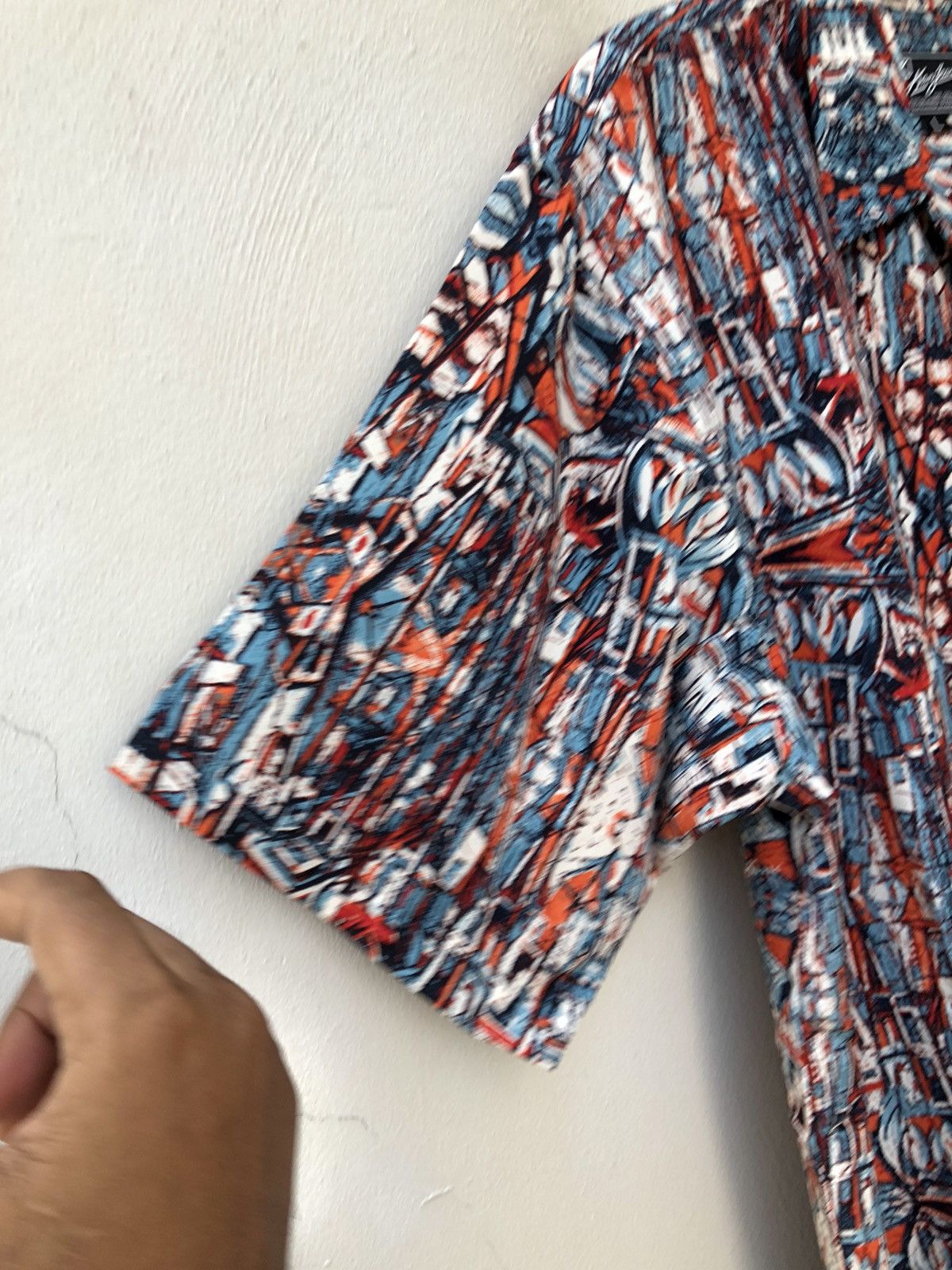 Karl Kani Vintage Karl Kani Loop Collar Abstract Hawaiian Shirt Size US L / EU 52-54 / 3 - 12 Thumbnail