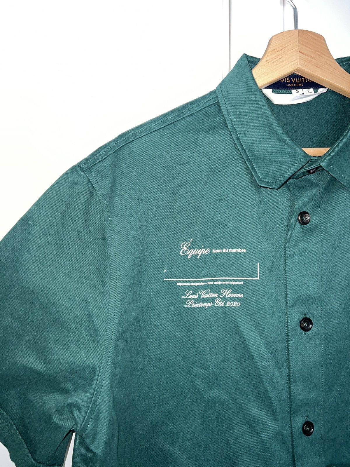 Louis Vuitton SS20 equipe uniform button up shirt w/ flower patch Size US S / EU 44-46 / 1 - 6 Thumbnail
