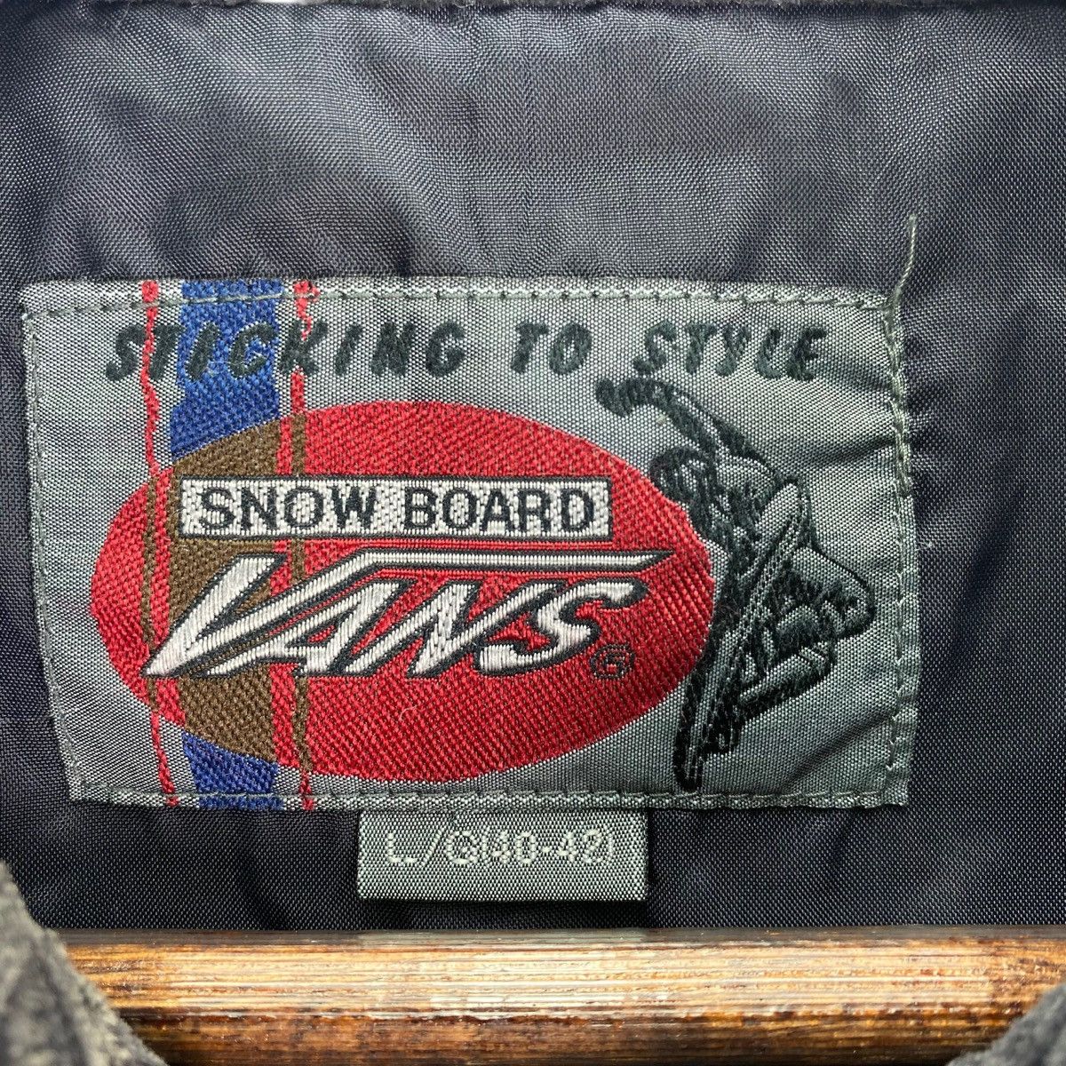 Vans Vintage Vans Snowboard Corduroy Zipper Jacket Size US L / EU 52-54 / 3 - 9 Thumbnail