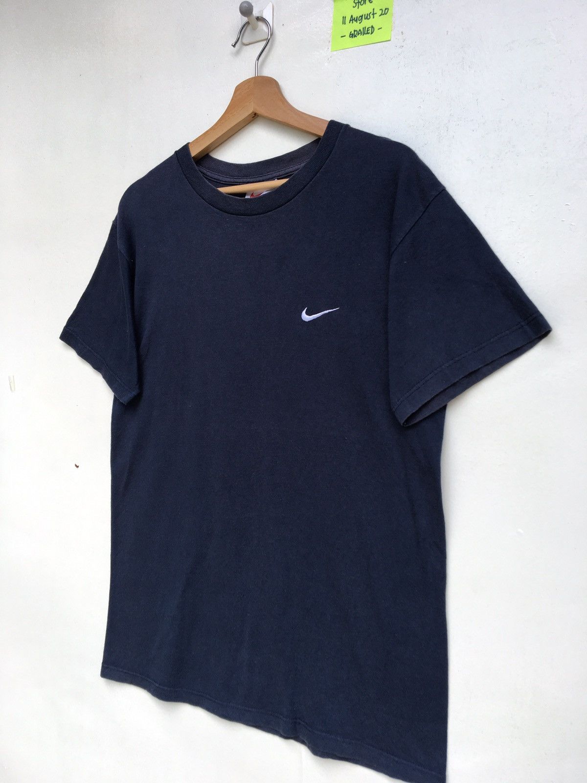 Nike Vintage 90s Nike Swoosh Small Logo Tshirt Size US S / EU 44-46 / 1 - 4 Thumbnail