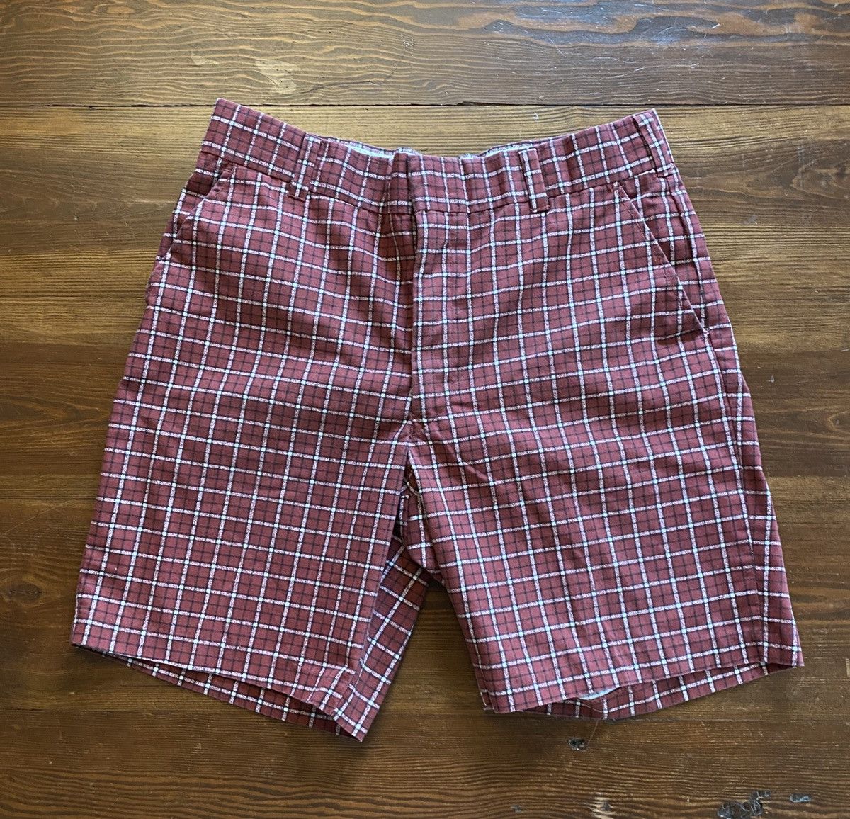Vintage Vintage Early 80’s Red Plaid Shorts Size US 34 / EU 50 - 1 Thumbnail