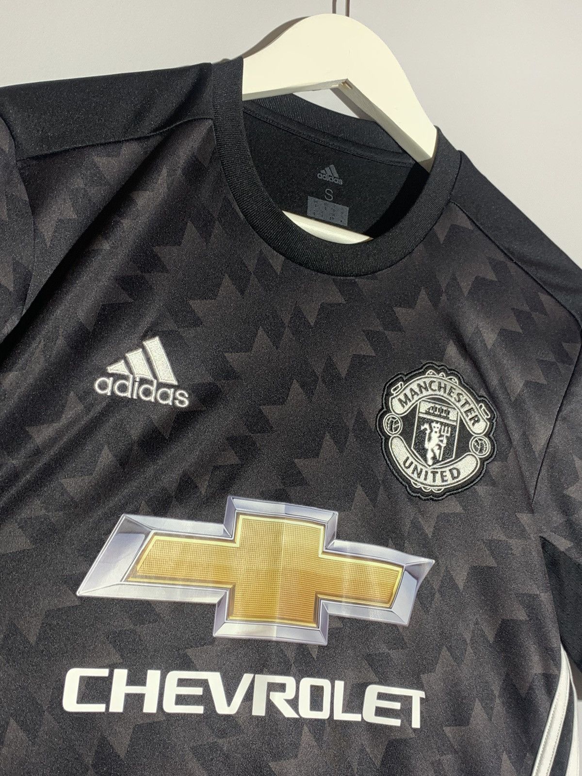 Adidas Manchester United Adidas 2017/18 Away Football Shirt Size US S / EU 44-46 / 1 - 4 Thumbnail