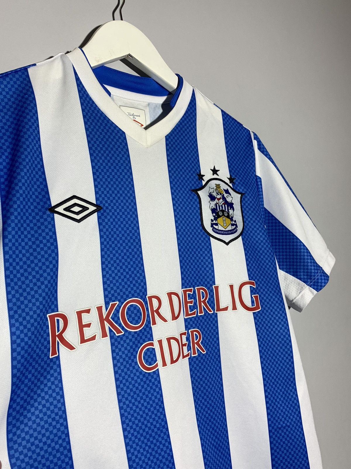 Umbro #8 Richards Huddersfield Town Umbro 2012/13 Football Shirt Size US S / EU 44-46 / 1 - 4 Thumbnail