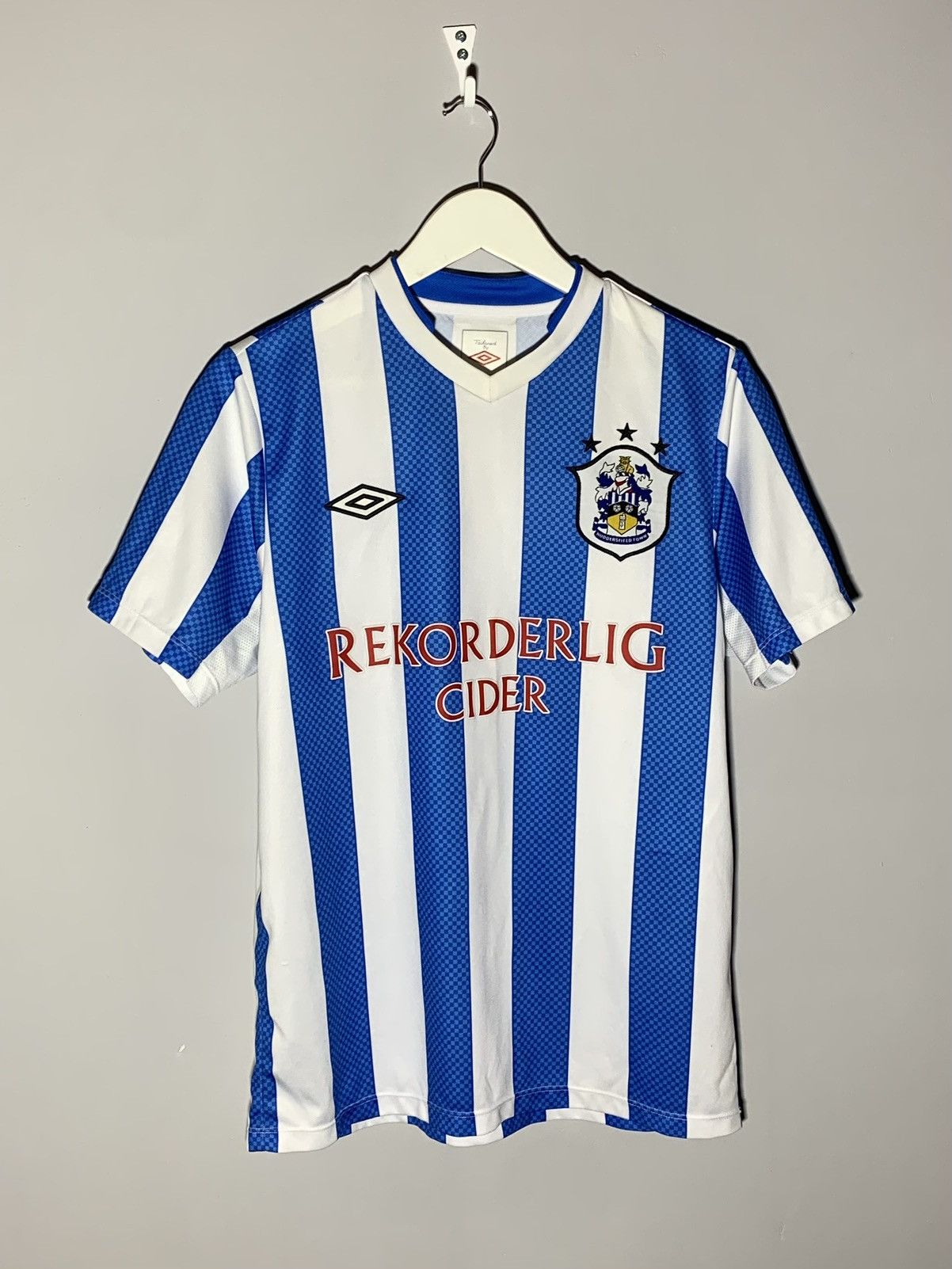 Umbro #8 Richards Huddersfield Town Umbro 2012/13 Football Shirt Size US S / EU 44-46 / 1 - 2 Thumbnail