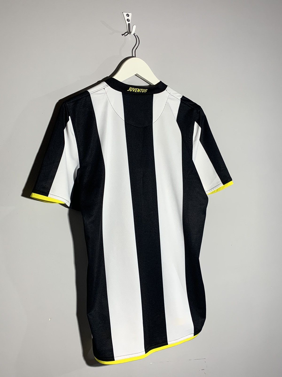 Nike Juventus Nike Home 2008/09 Vintage Y2k Football Shirt Size US S / EU 44-46 / 1 - 8 Thumbnail