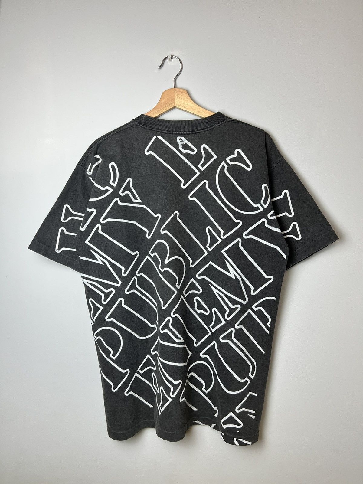 Band Tees Rare Vintage 90s Public Enemy All Over Print Rap Band Tee Size US L / EU 52-54 / 3 - 2 Thumbnail