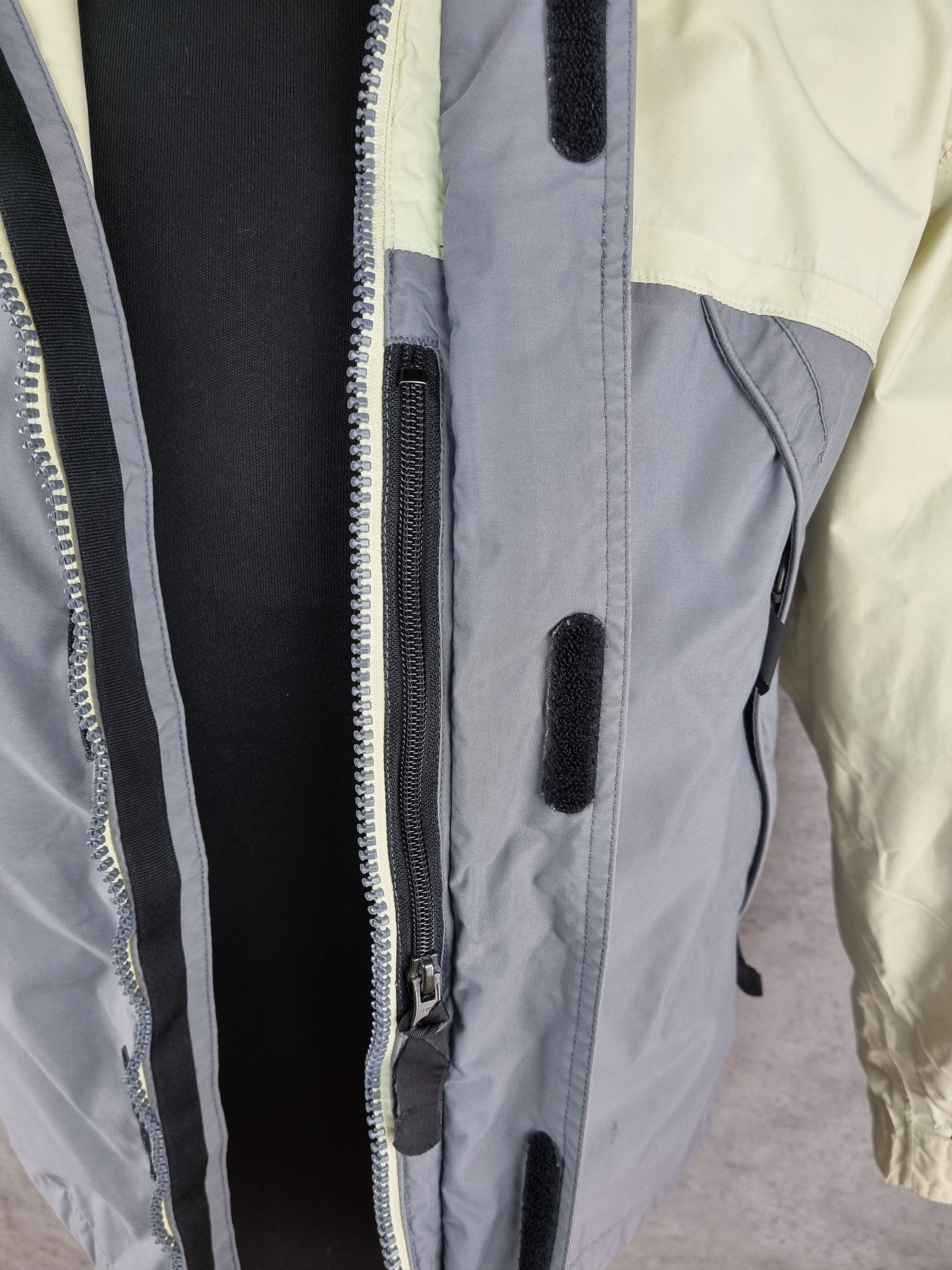 Nike × Nike ACG × Vintage Nike ACG Storm fit 3 Cargo Waterproof light jacket Arcteryx Size US S / EU 44-46 / 1 - 13 Thumbnail