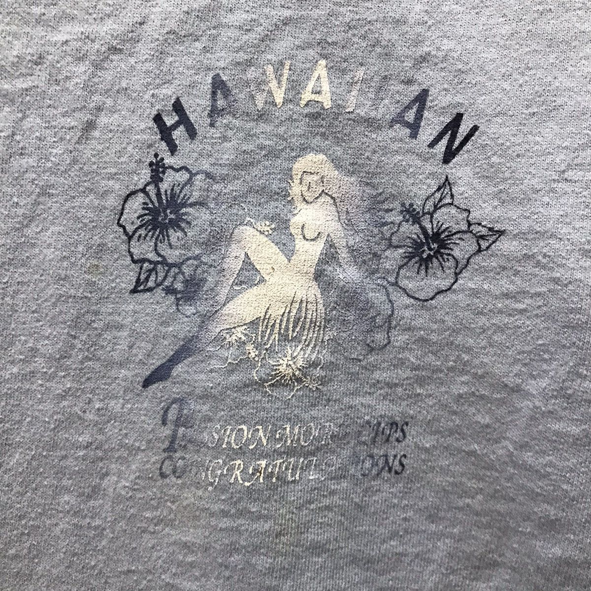 Vintage Vintage Hawaii Crew Neck Big Hula Girl Hawaii Aloha Hawaii Size US S / EU 44-46 / 1 - 5 Thumbnail