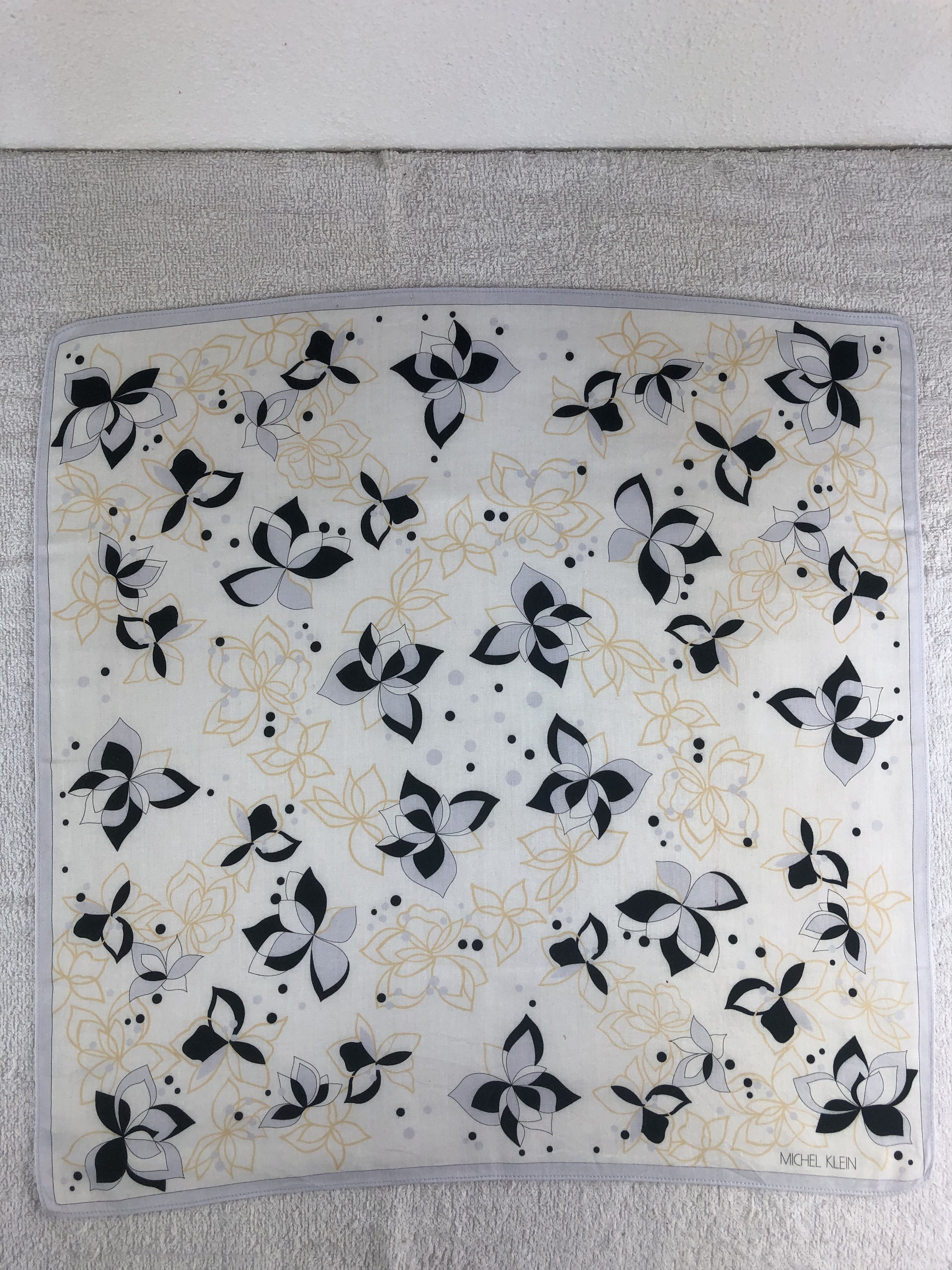 Michel Klein Michel Klein Handkerchief / Bandana / Neckerchief C110 Size ONE SIZE - 3 Thumbnail