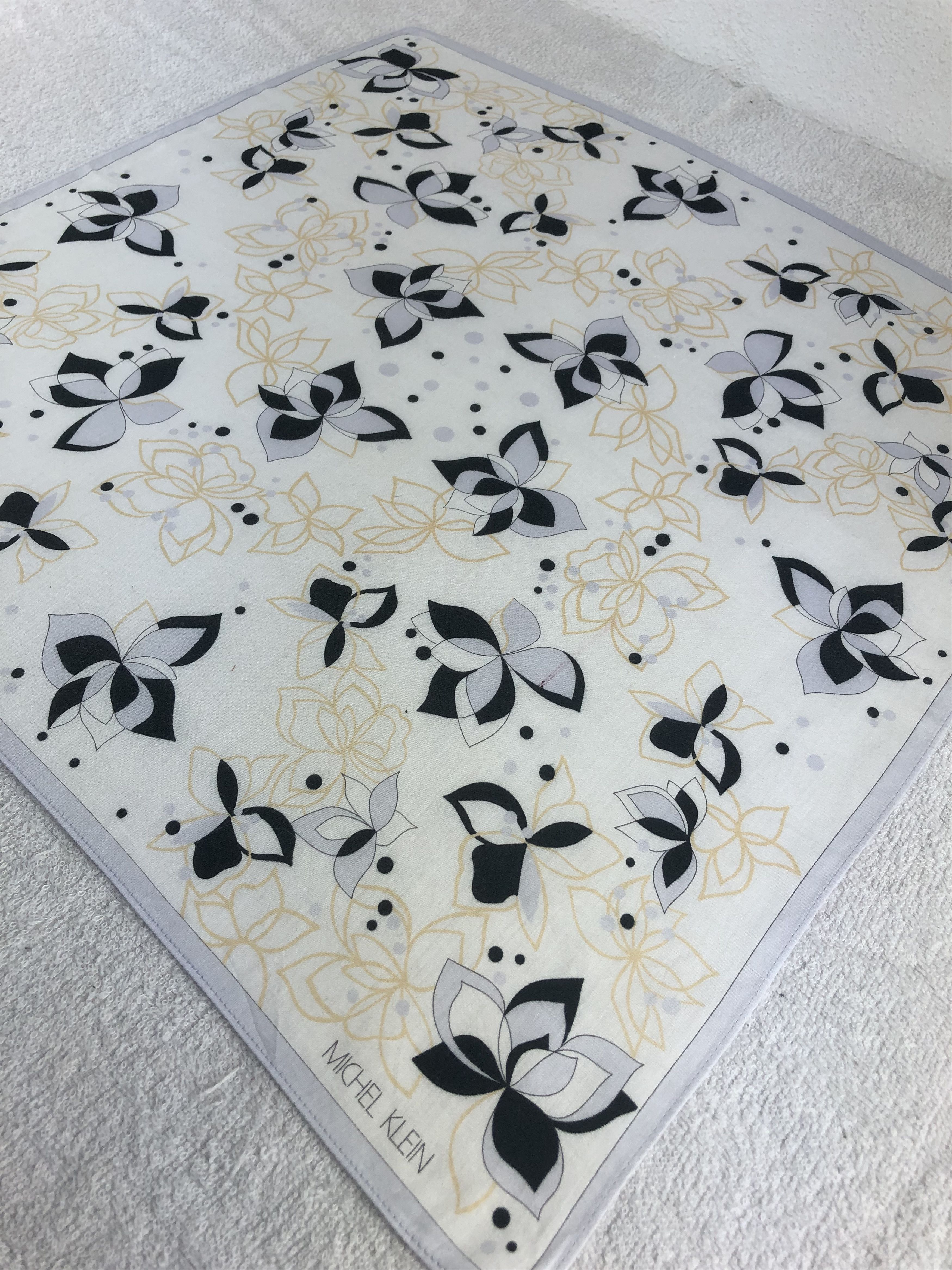 Michel Klein Michel Klein Handkerchief / Bandana / Neckerchief C110 Size ONE SIZE - 4 Thumbnail