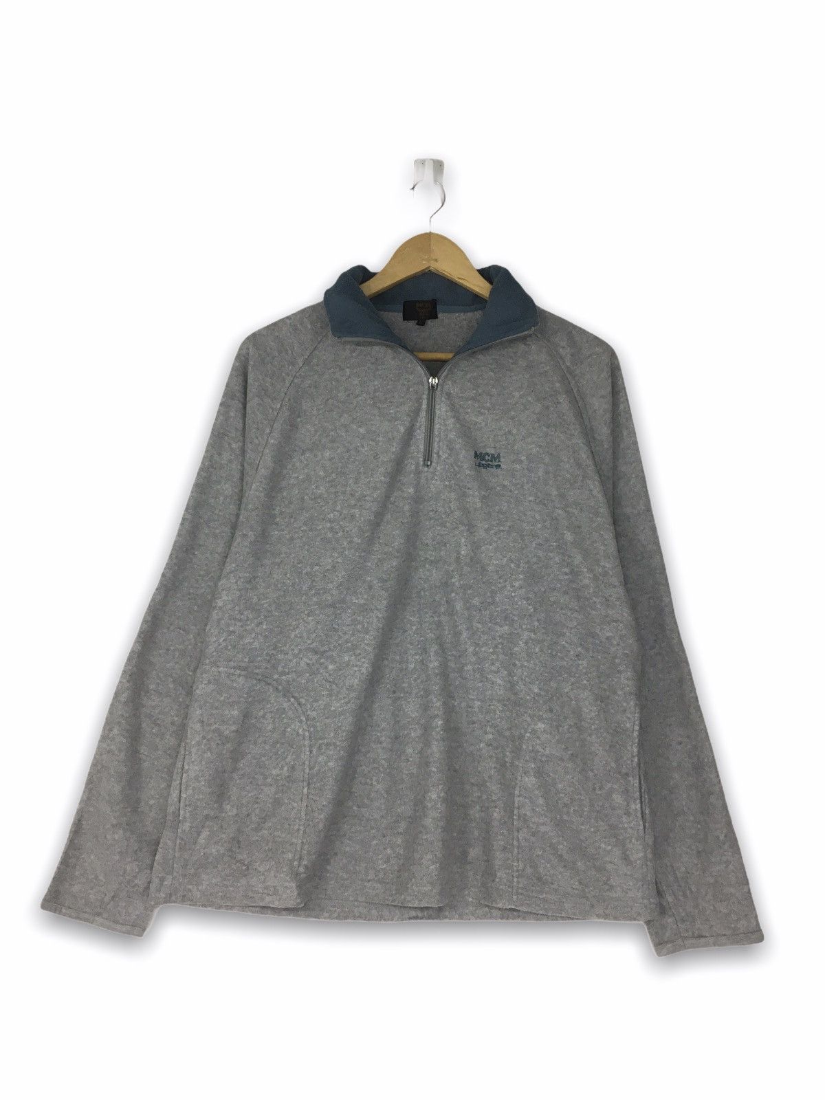 MCM Rare design MCM small logo embroidery sweatshirt design Size US L / EU 52-54 / 3 - 1 Thumbnail