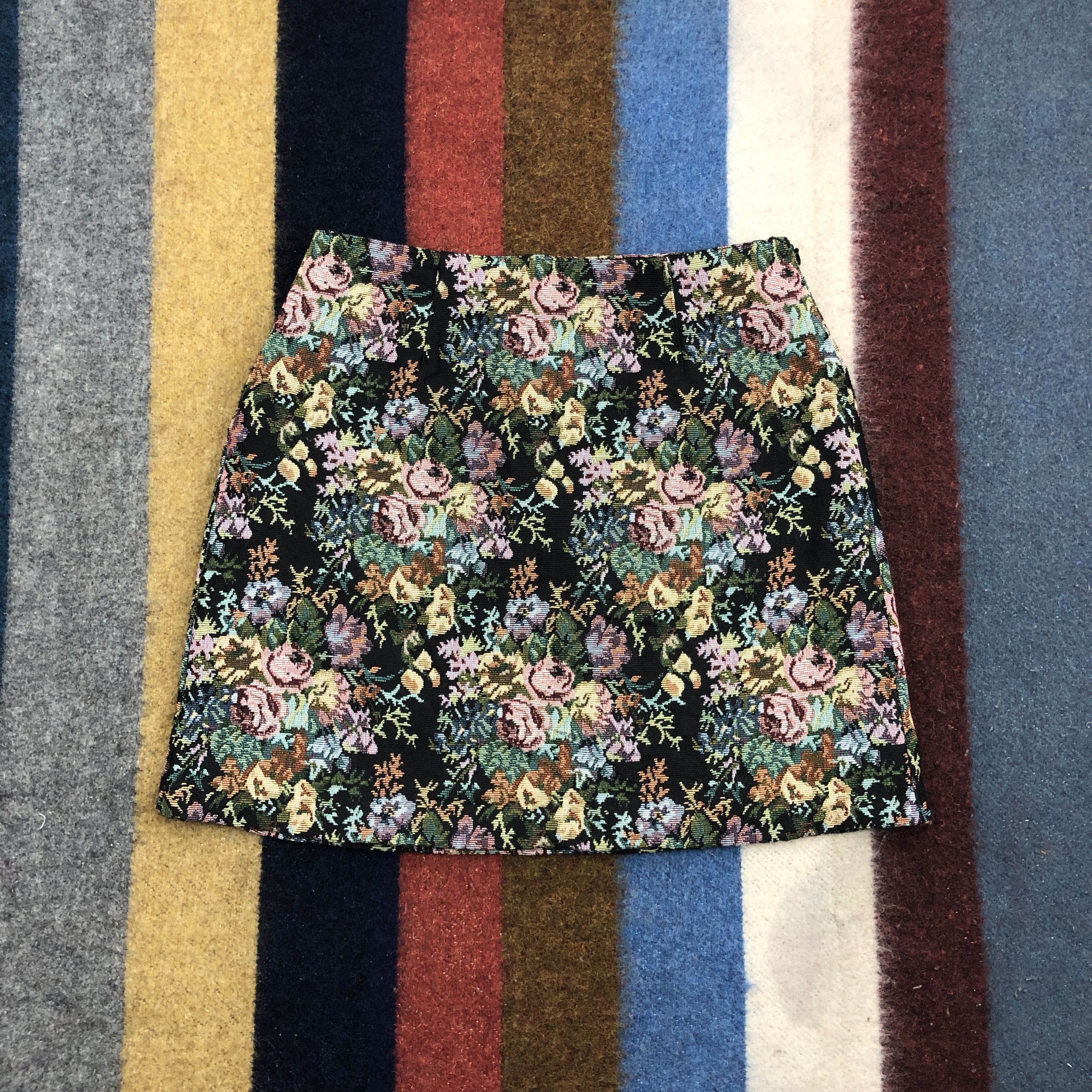 GU GU Mini Skirt Floral Design #0442/S Size 28" / US 6 / IT 42 - 1 Thumbnail